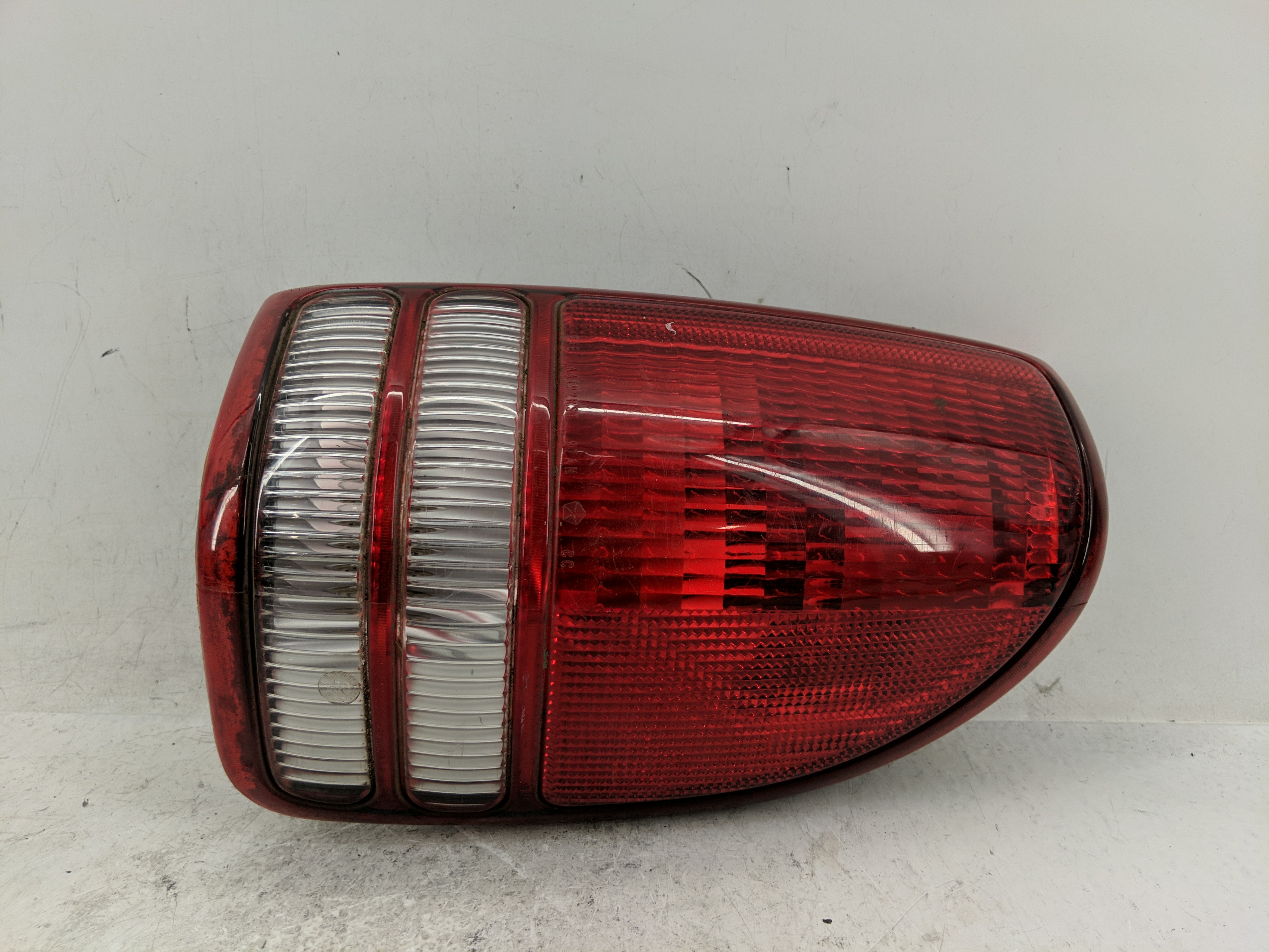 Picture of 1997-2004 Dodge Dakota Driver Left Side Tail Light Taillight Oem 1226112