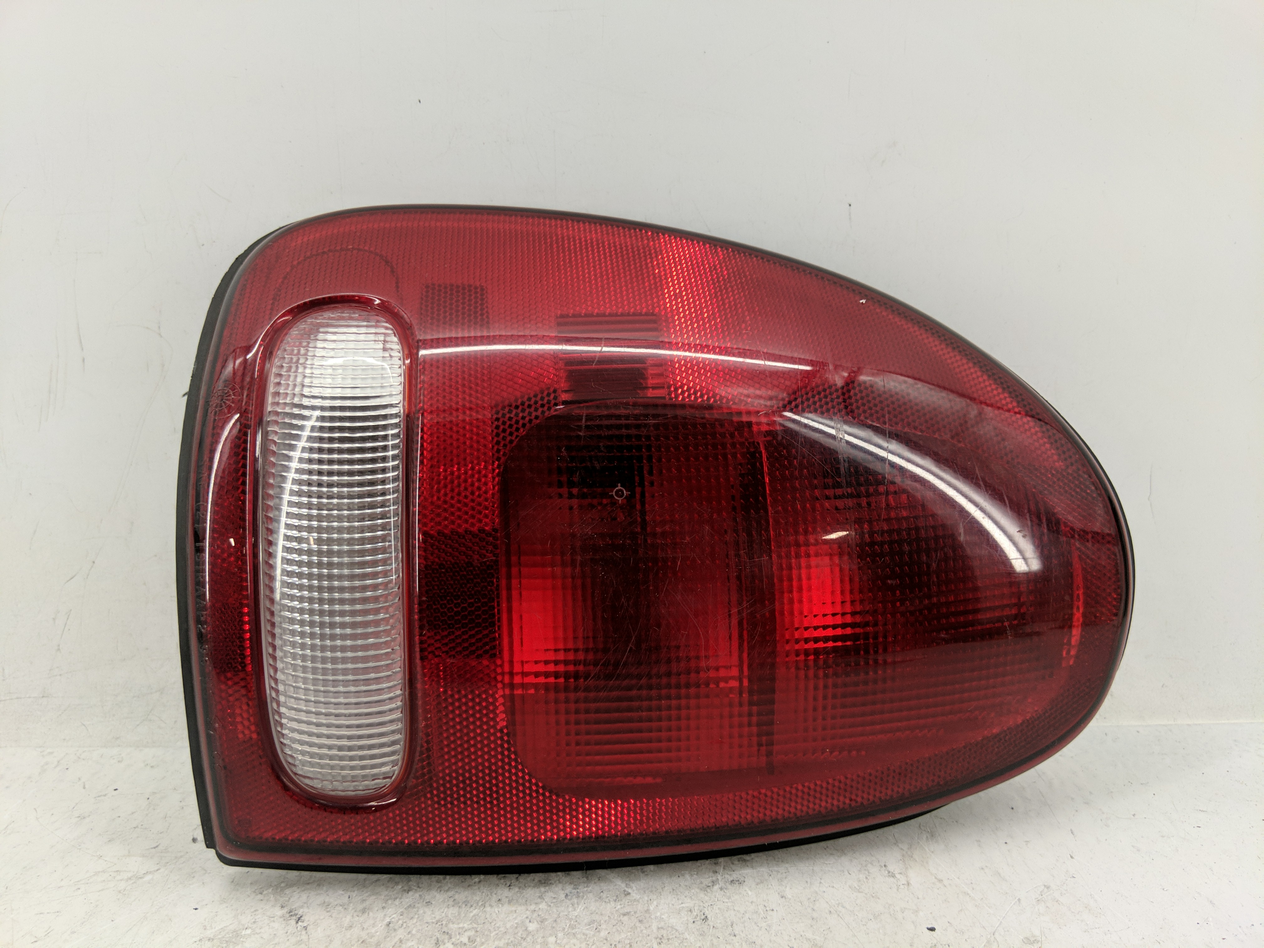 1996-2000 Dodge Caravan Driver Left Side Tail Light Taillight Oem 1226140 - Oemusedautoparts1.com