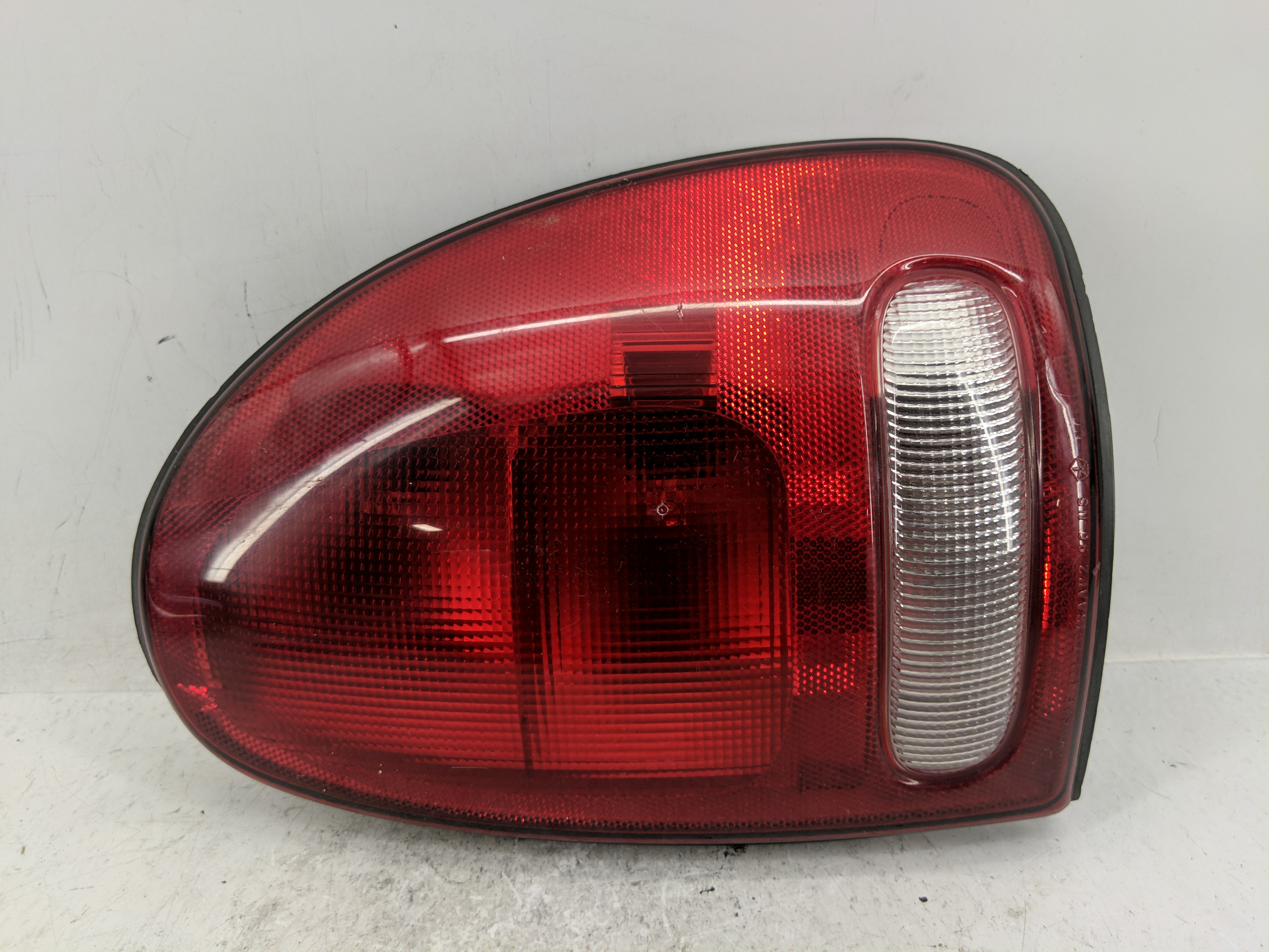 Picture of 1998-2003 Dodge Durango Passenger Right Side Tail Light Taillight Oem 1226144