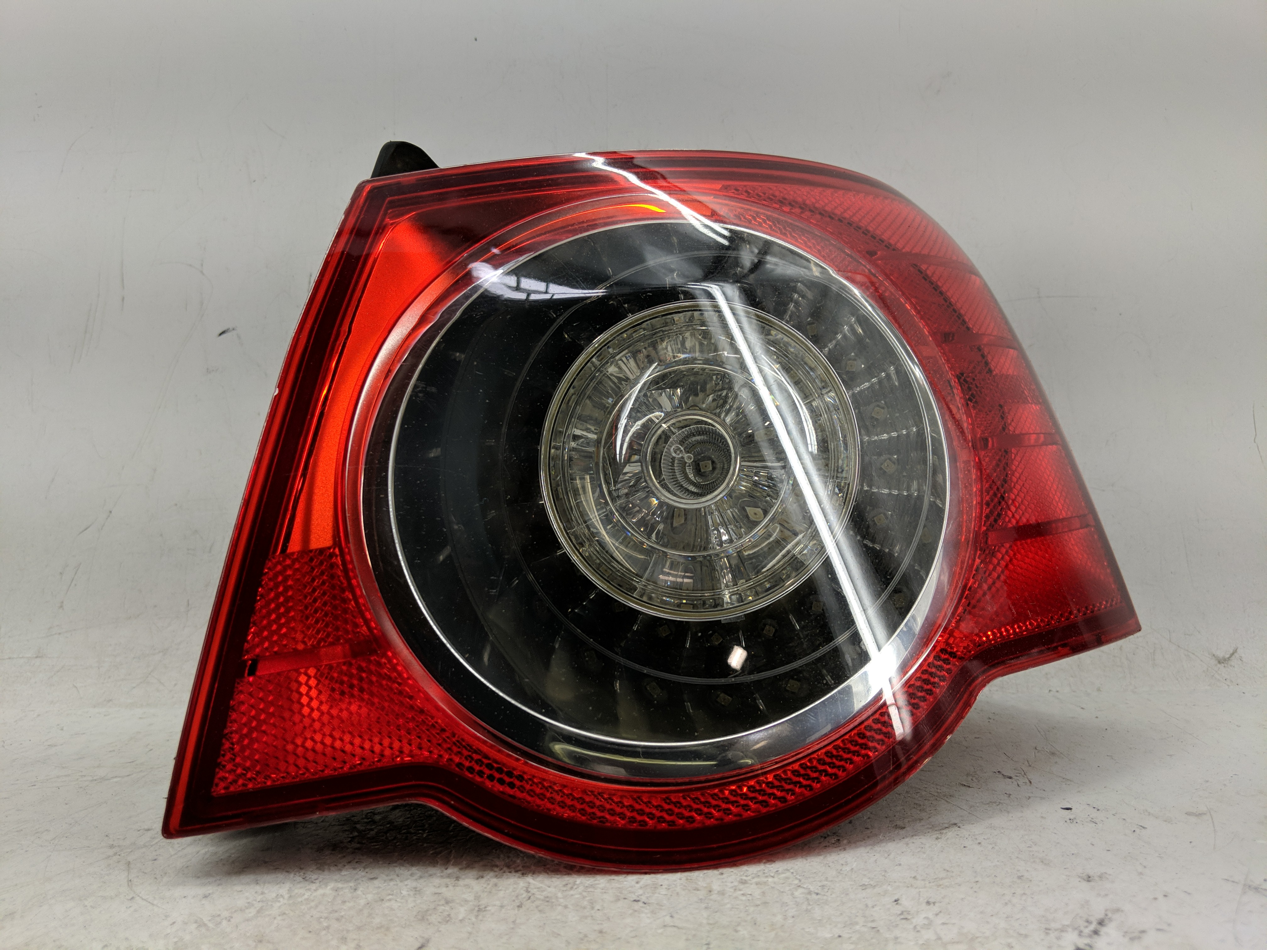 Picture of 2008 Volkswagen Passat Passenger Right Side Tail Light Taillight Oem 1226147