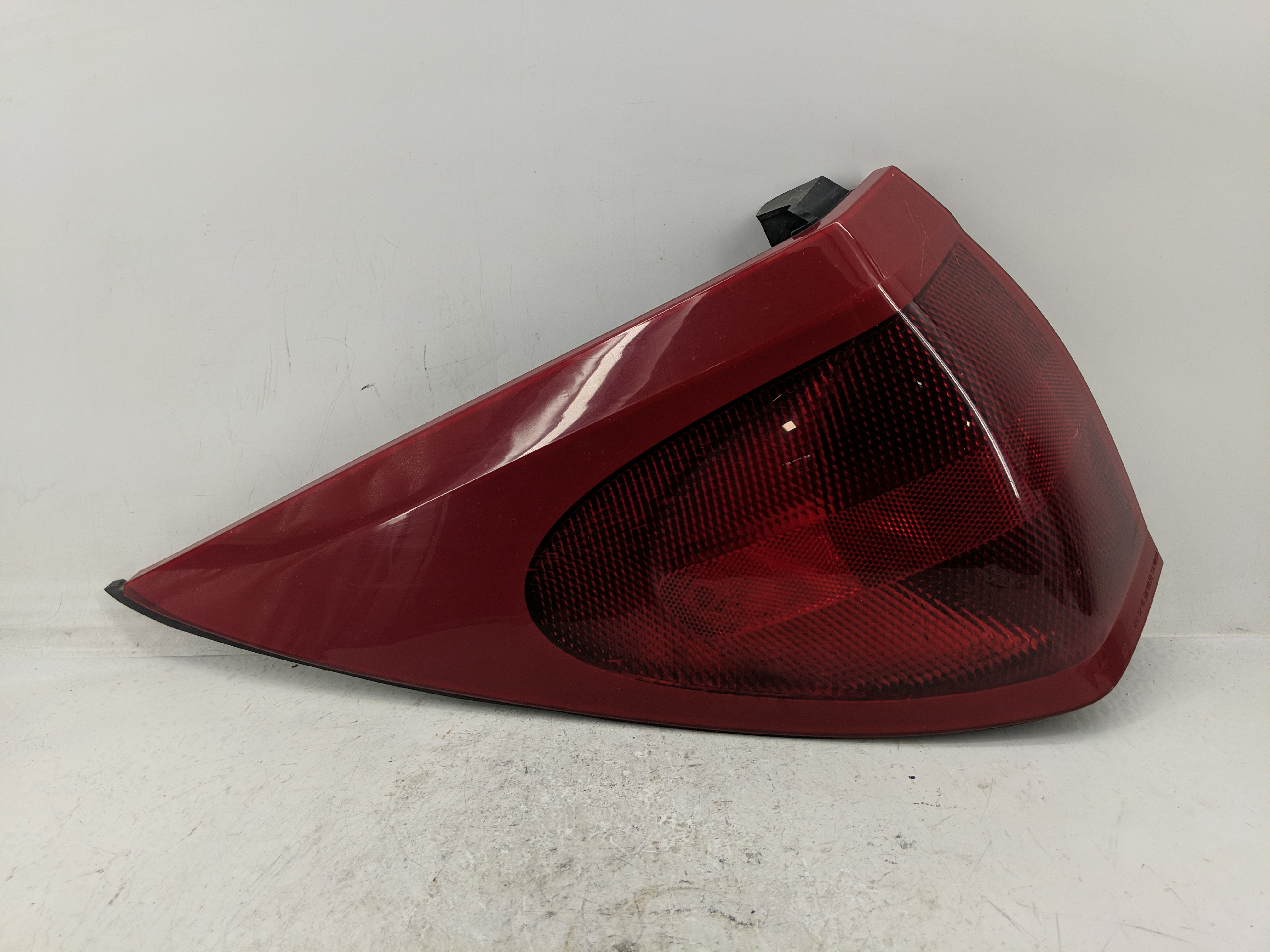 Picture of 2002-2003 Buick Rendezvous Driver Left Side Tail Light Taillight Oem 1226163