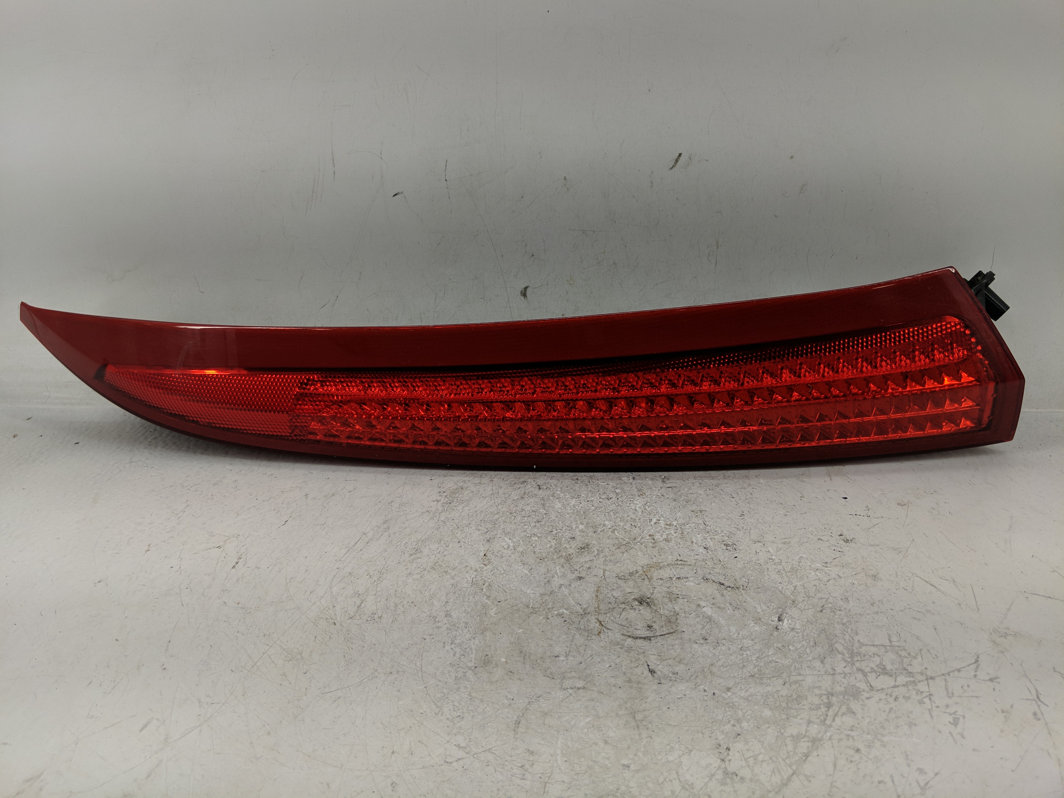Picture of 2007-2014 Volvo Xc90 Passenger Right Side Tail Light Taillight Oem 1226167