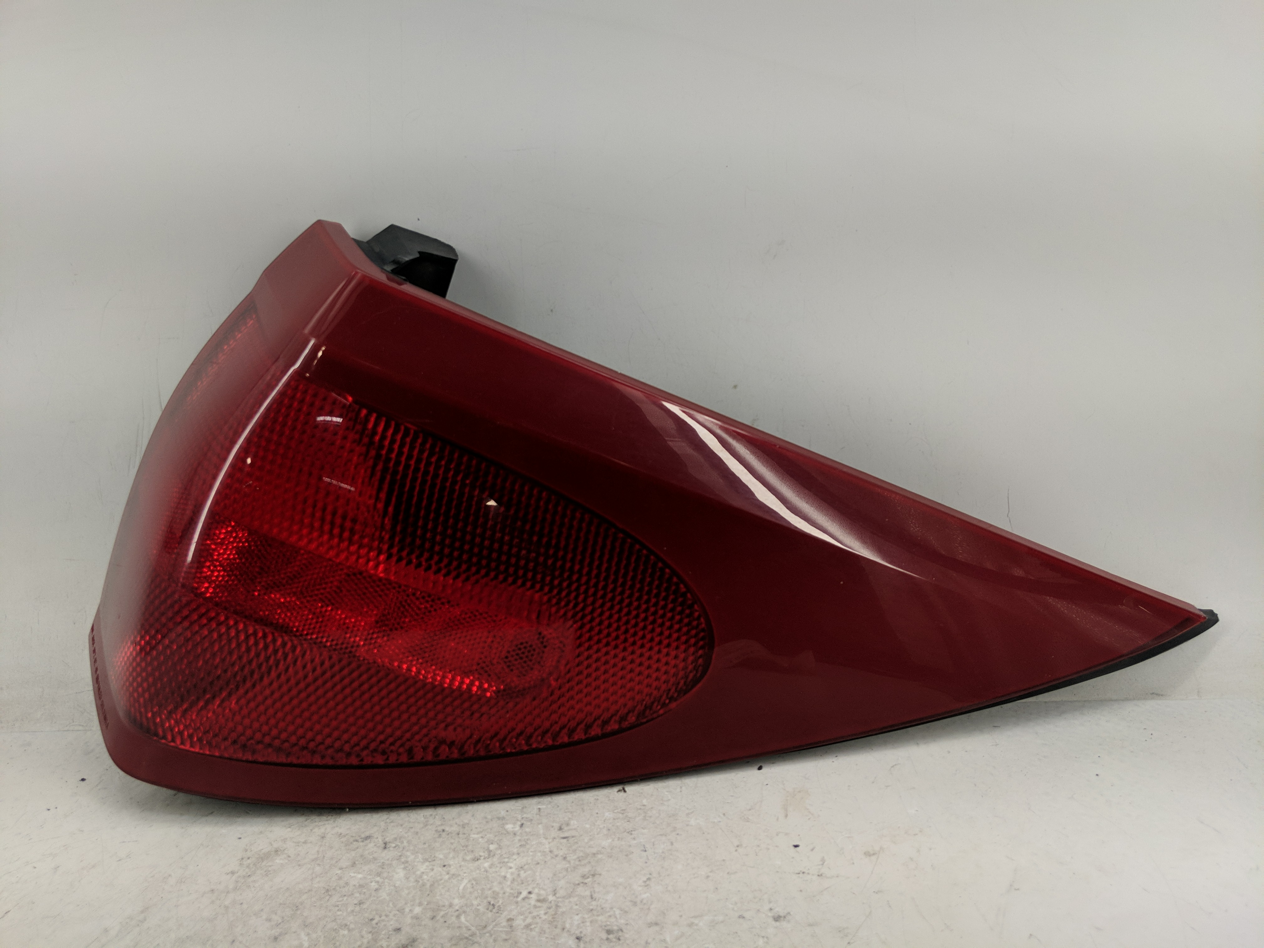 Picture of 2002-2003 Buick Rendezvous Passenger Right Side Tail Light Taillight Oem 1226172