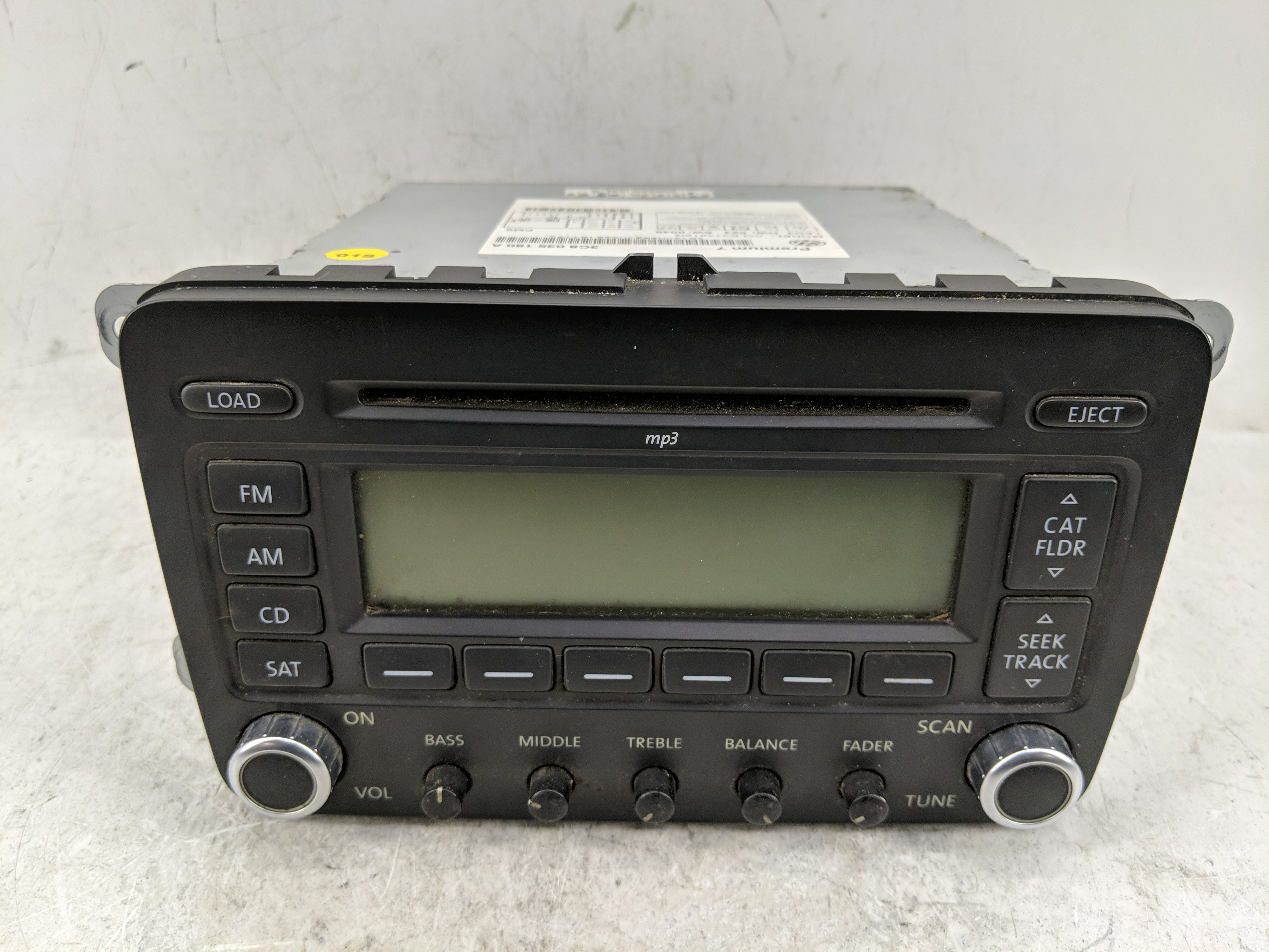 2006-2009 Volkswagen Jetta Am Fm Cd Player Radio Receiver 1226184 - Oemusedautoparts1.com
