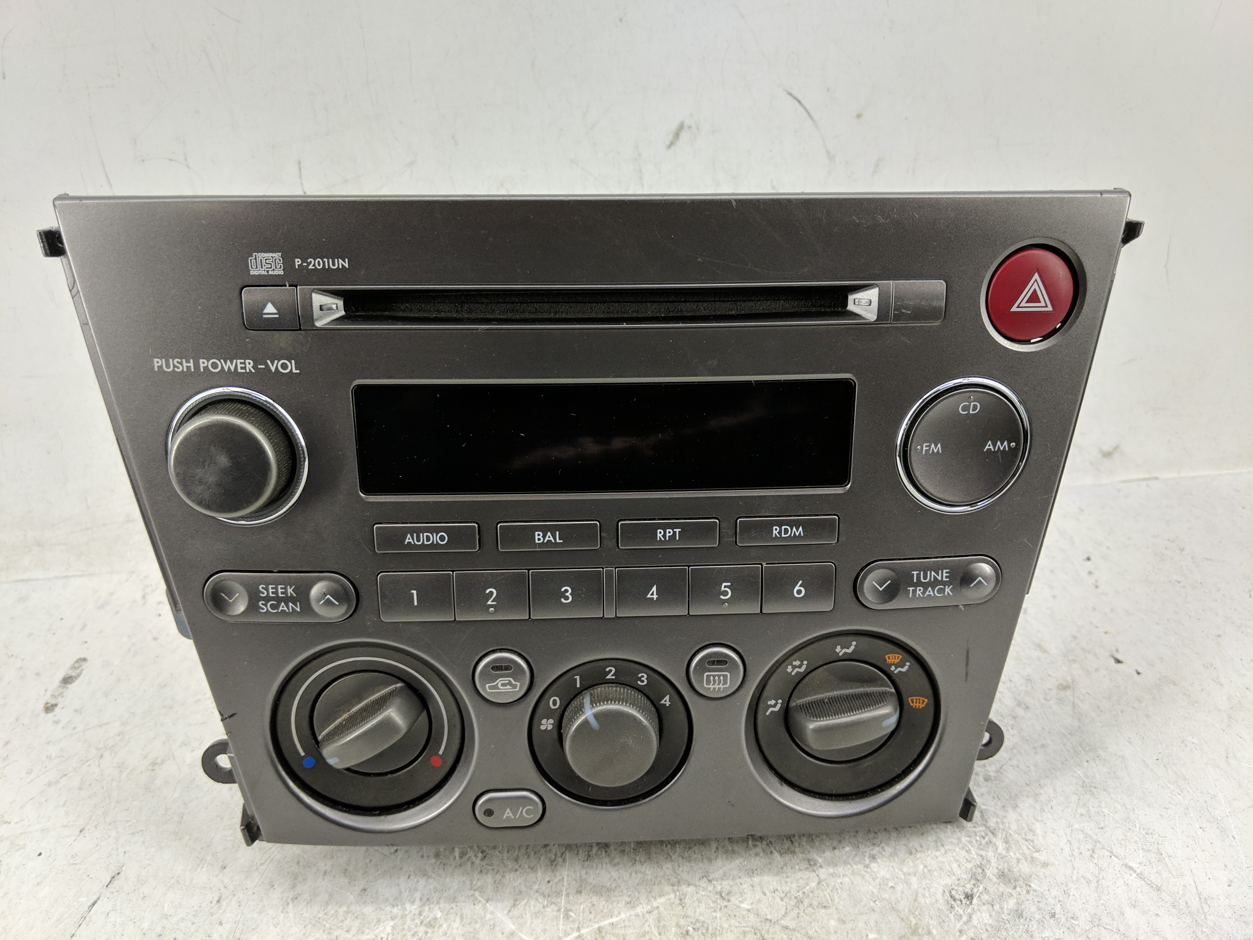 2005-2006 Subaru Legacy Am Fm Cd Player Radio Receiver 1226202 - Oemusedautoparts1.com