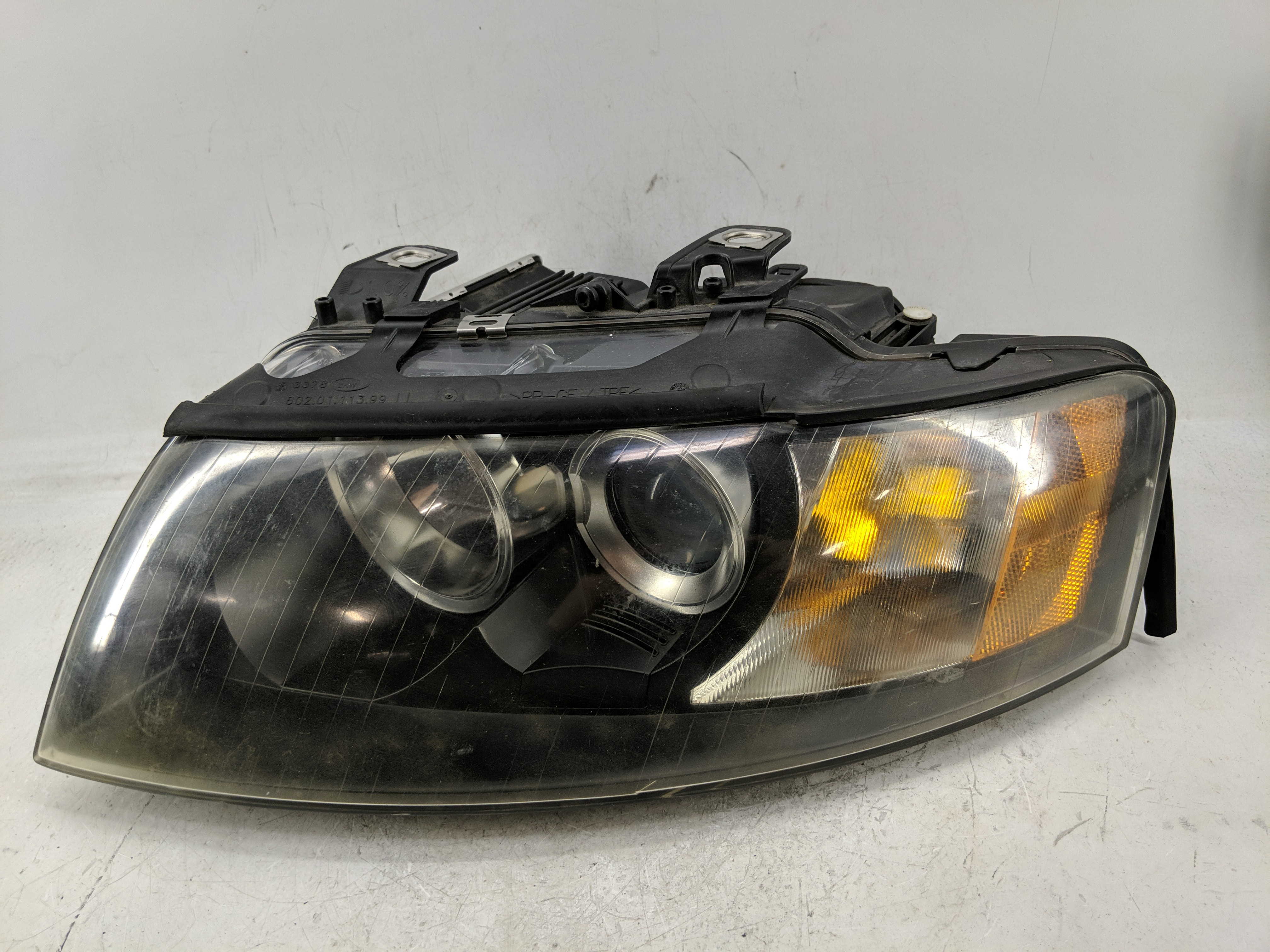 Picture of 2003-2006 Audi A4 Driver Left Oem Head Light Headlight Lamp 1226289