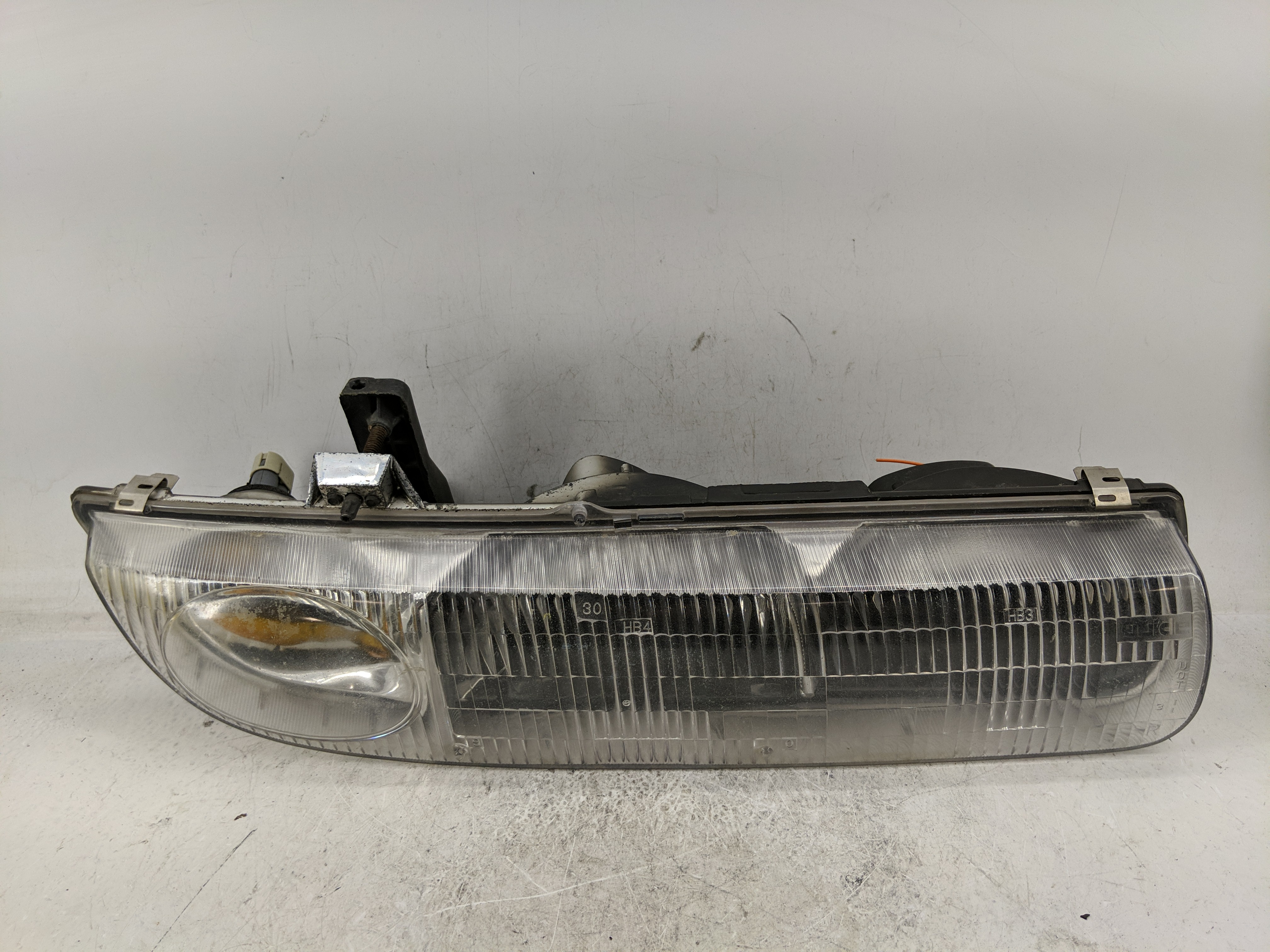 Picture of 1996-1999 Saturn Sl Passenger Right Oem Head Light Headlight Lamp 1226290