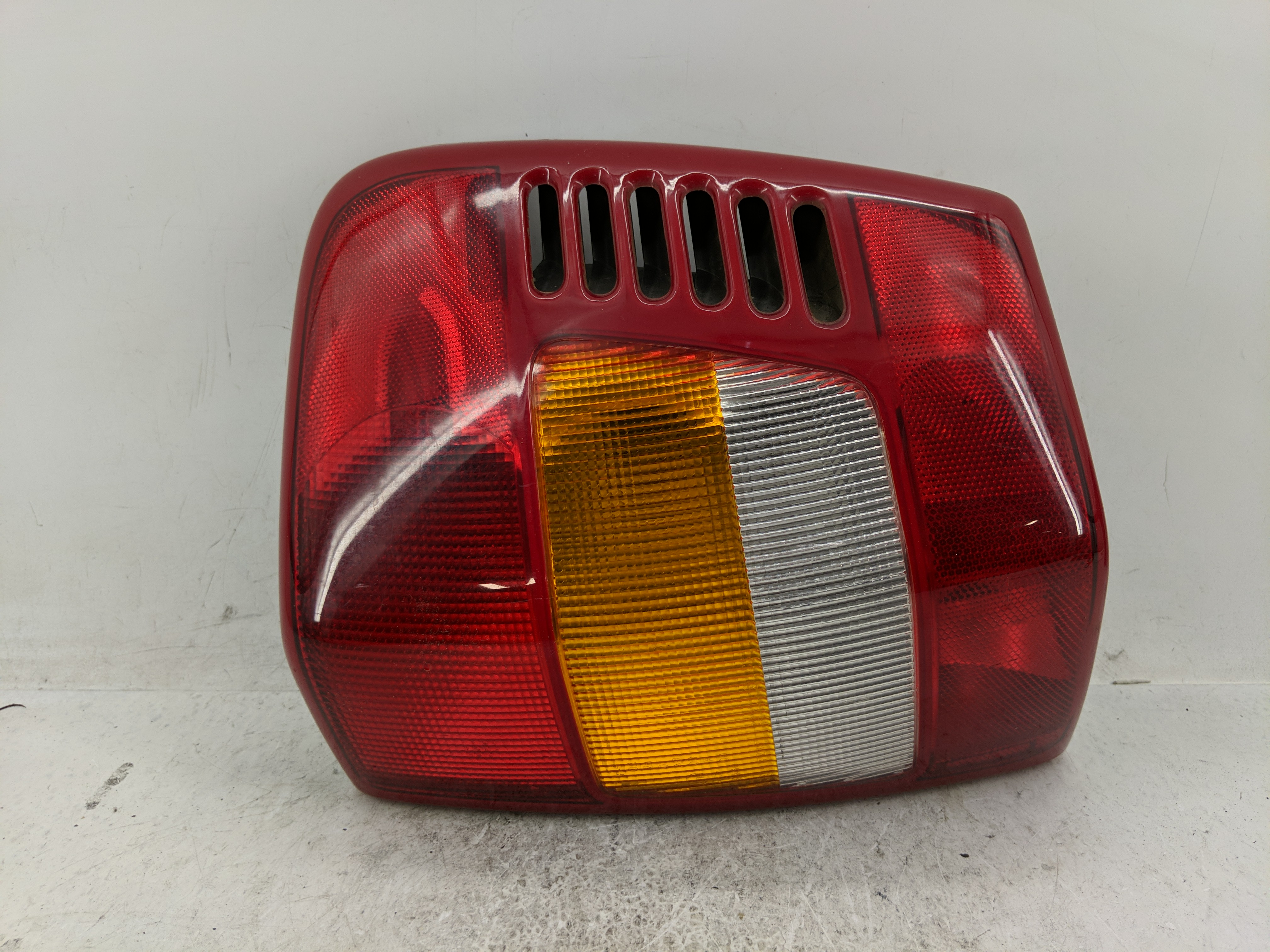 Picture of 1999 Jeep Grand Cherokee Passenger Right Side Tail Light Taillight Oem 1226439