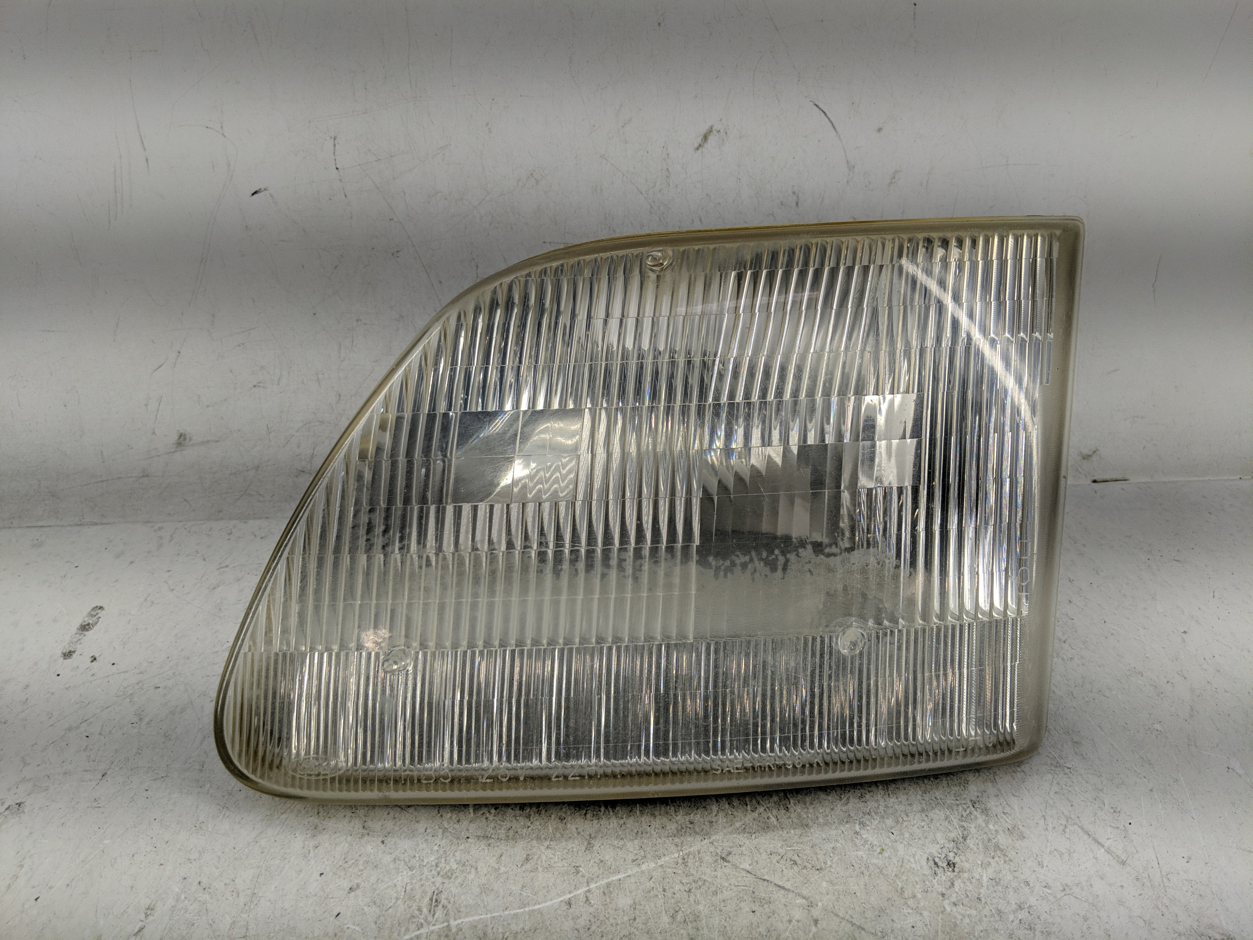 Picture of 1997-2002 Ford Expedition Driver Left Oem Head Light Headlight Lamp 1226453