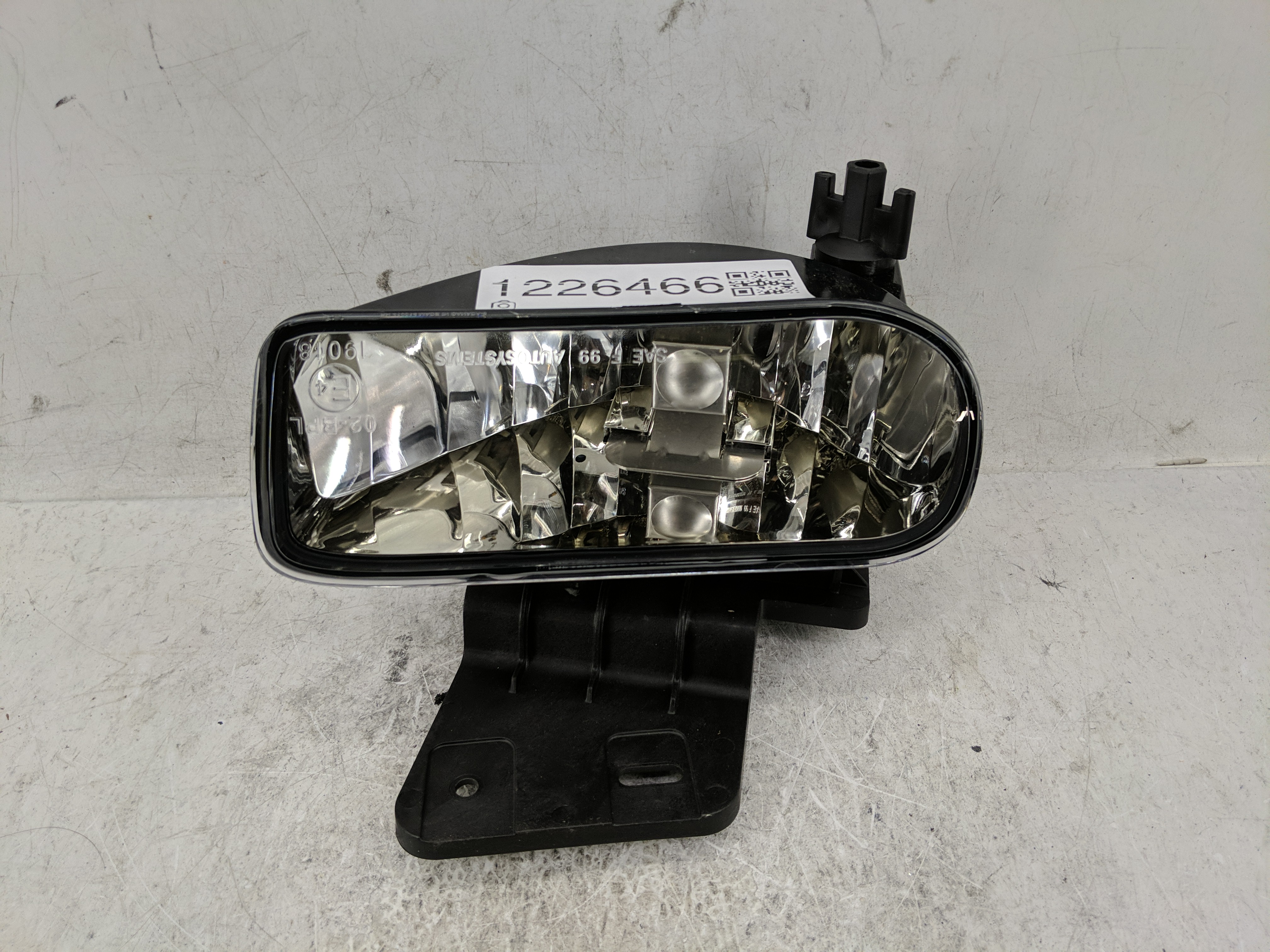 2002-2006 Chevrolet Tahoe Passenger Right Oem Front Light Lamp 1226466 - Oemusedautoparts1.com
