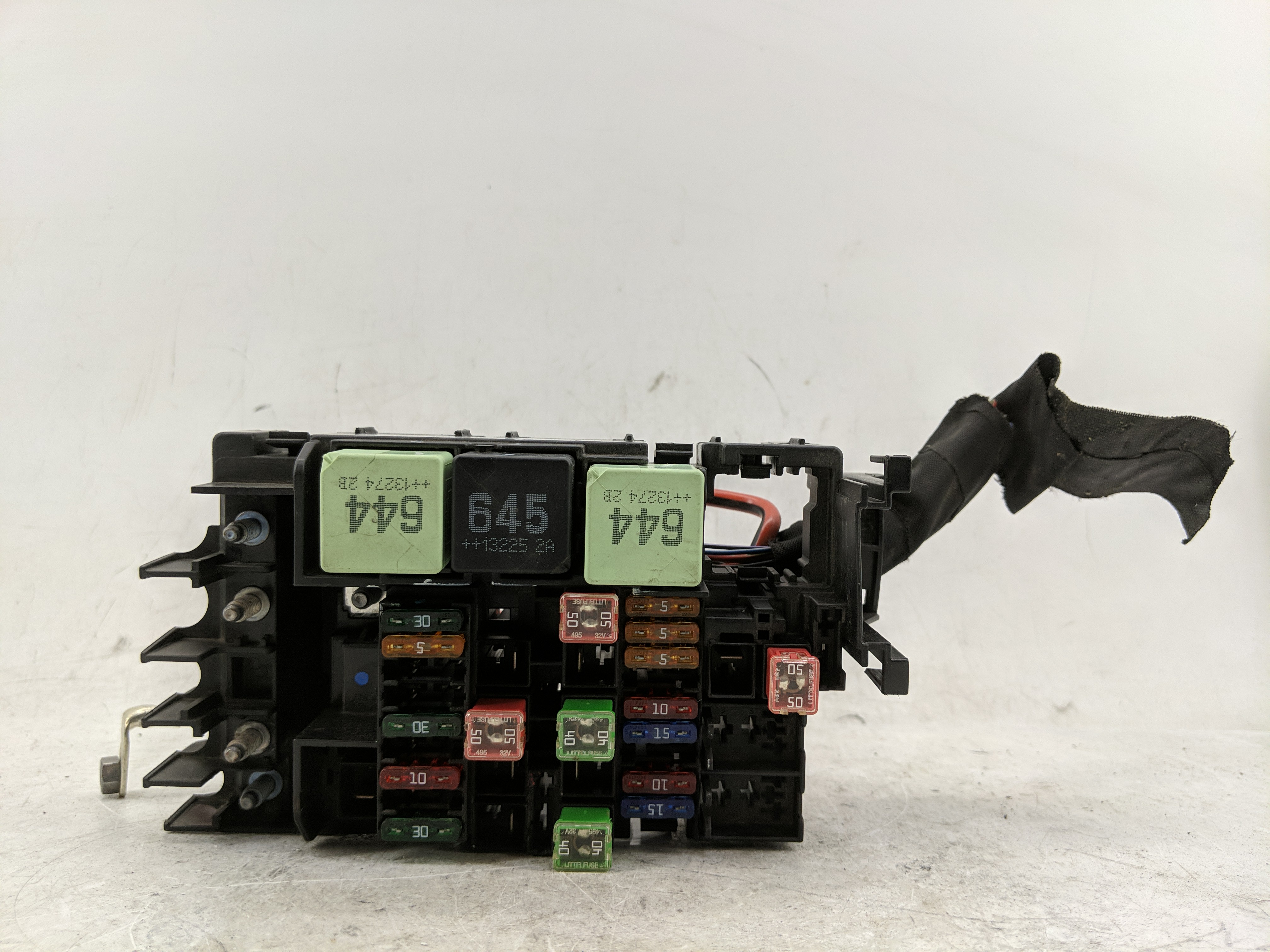Picture of 2015-2018 Volkswagen Jetta Fusebox Fuse Box Relay Module 1226497