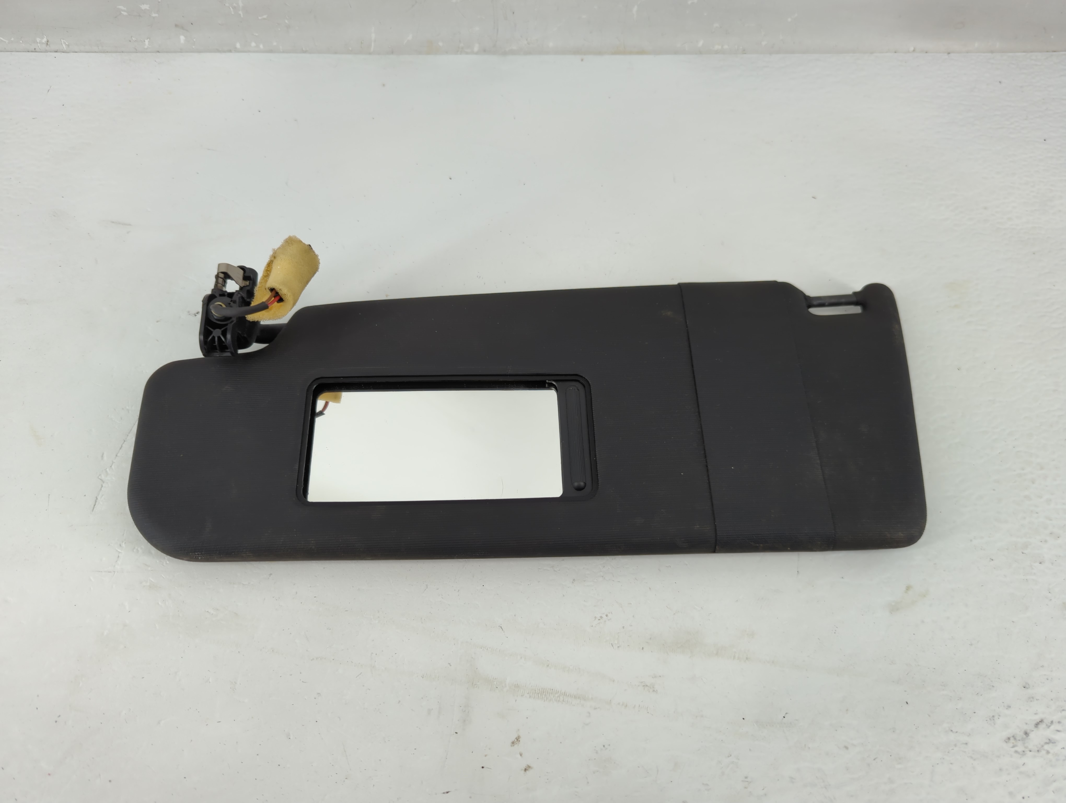 Picture of 2011-2018 Volkswagen Jetta Driver Sun Visor Mirror Left Sunvisor Black 1226510