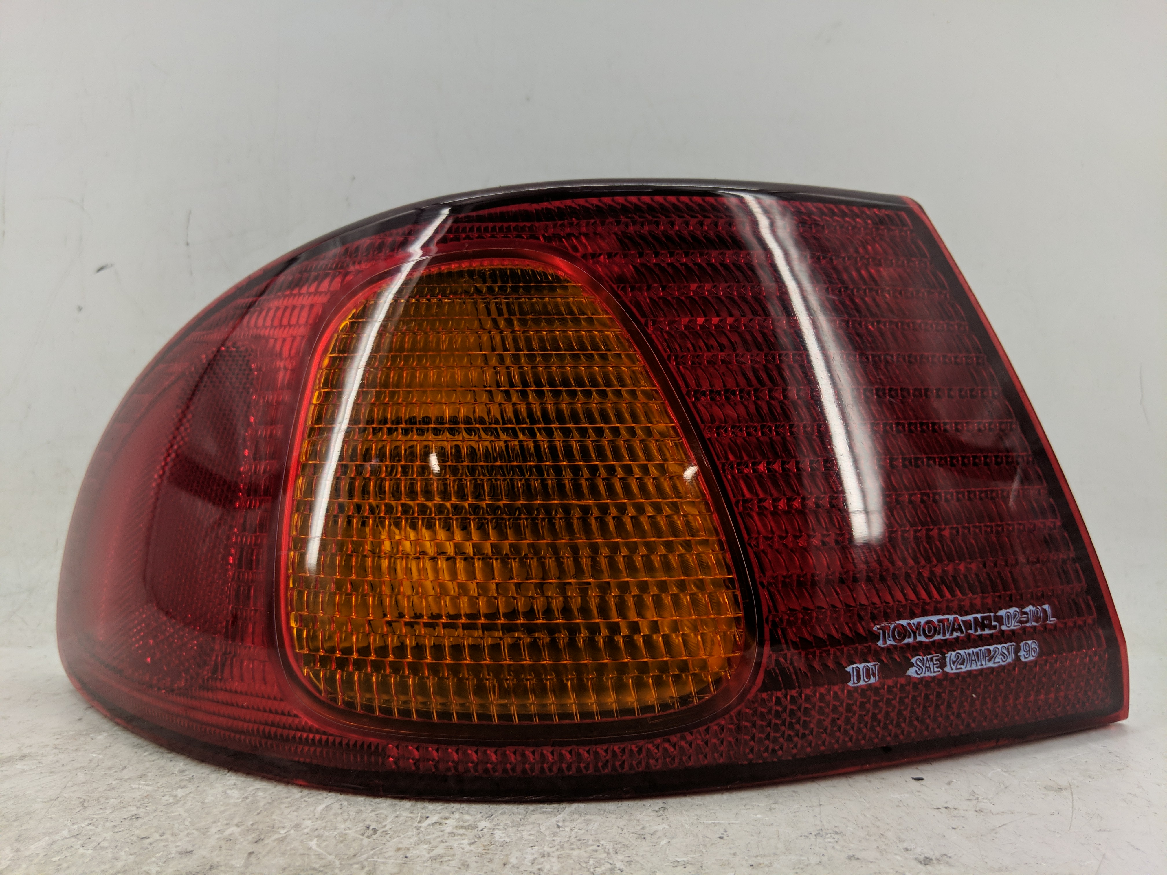 Picture of 1998-2002 Toyota Corolla Driver Left Side Tail Light Taillight Oem 1226609
