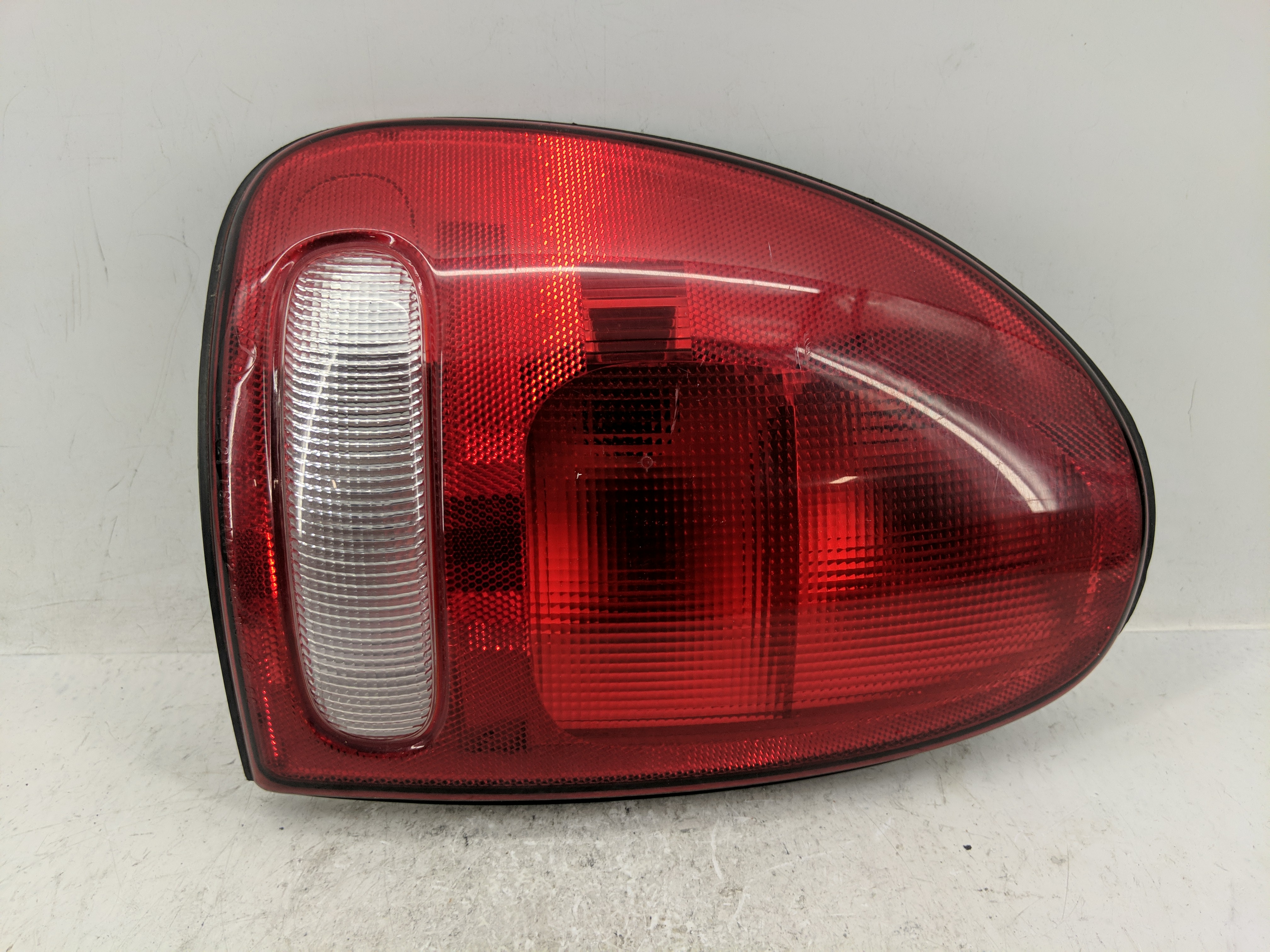 Picture of 1996-2000 Dodge Caravan Driver Left Side Tail Light Taillight Oem 1226611