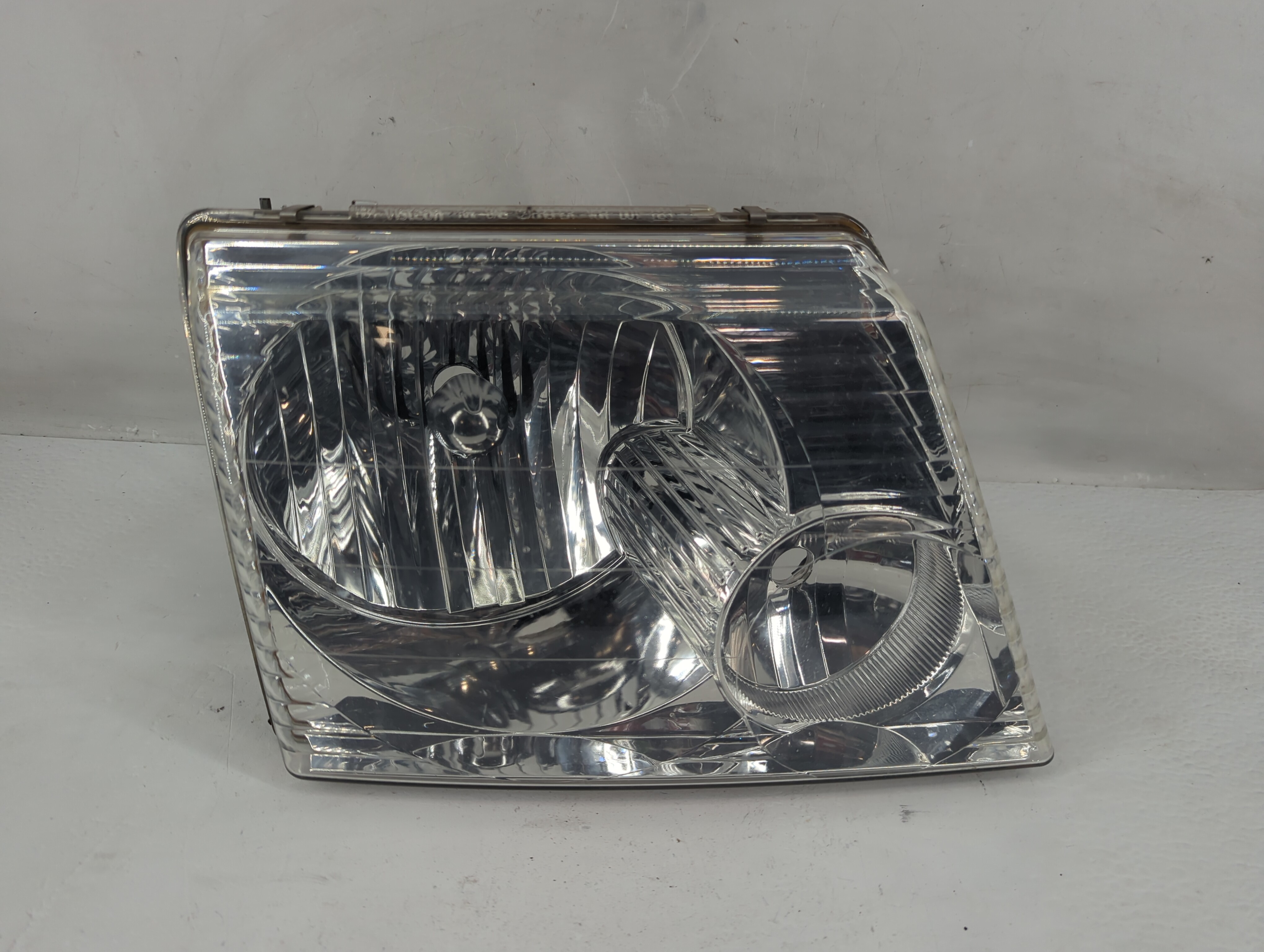 Picture of 2002-2005 Ford Explorer Passenger Right Oem Head Light Headlight Lamp 1226660
