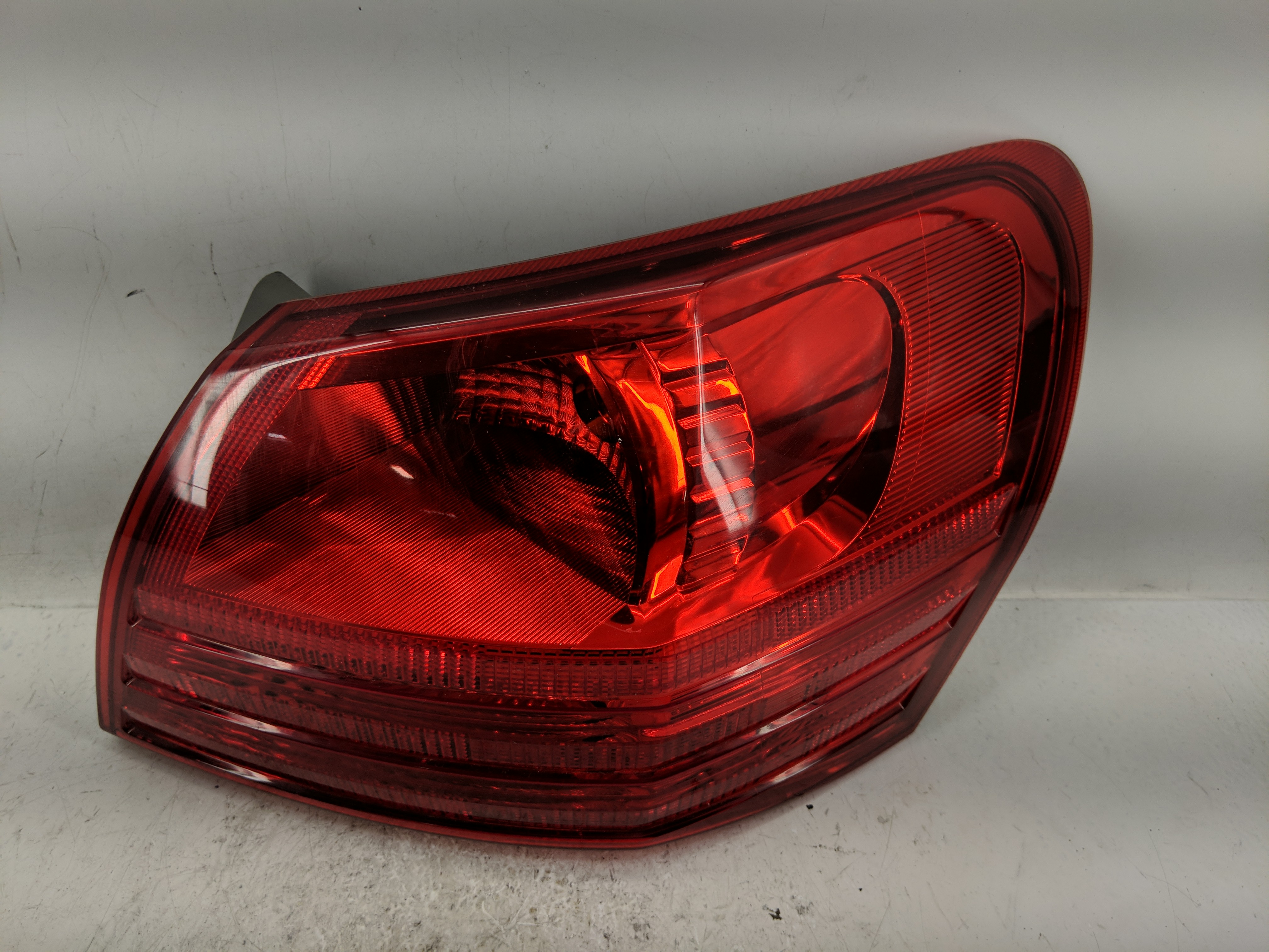 Picture of 2008-2015 Nissan Rogue Passenger Right Side Tail Light Taillight Oem 1226668