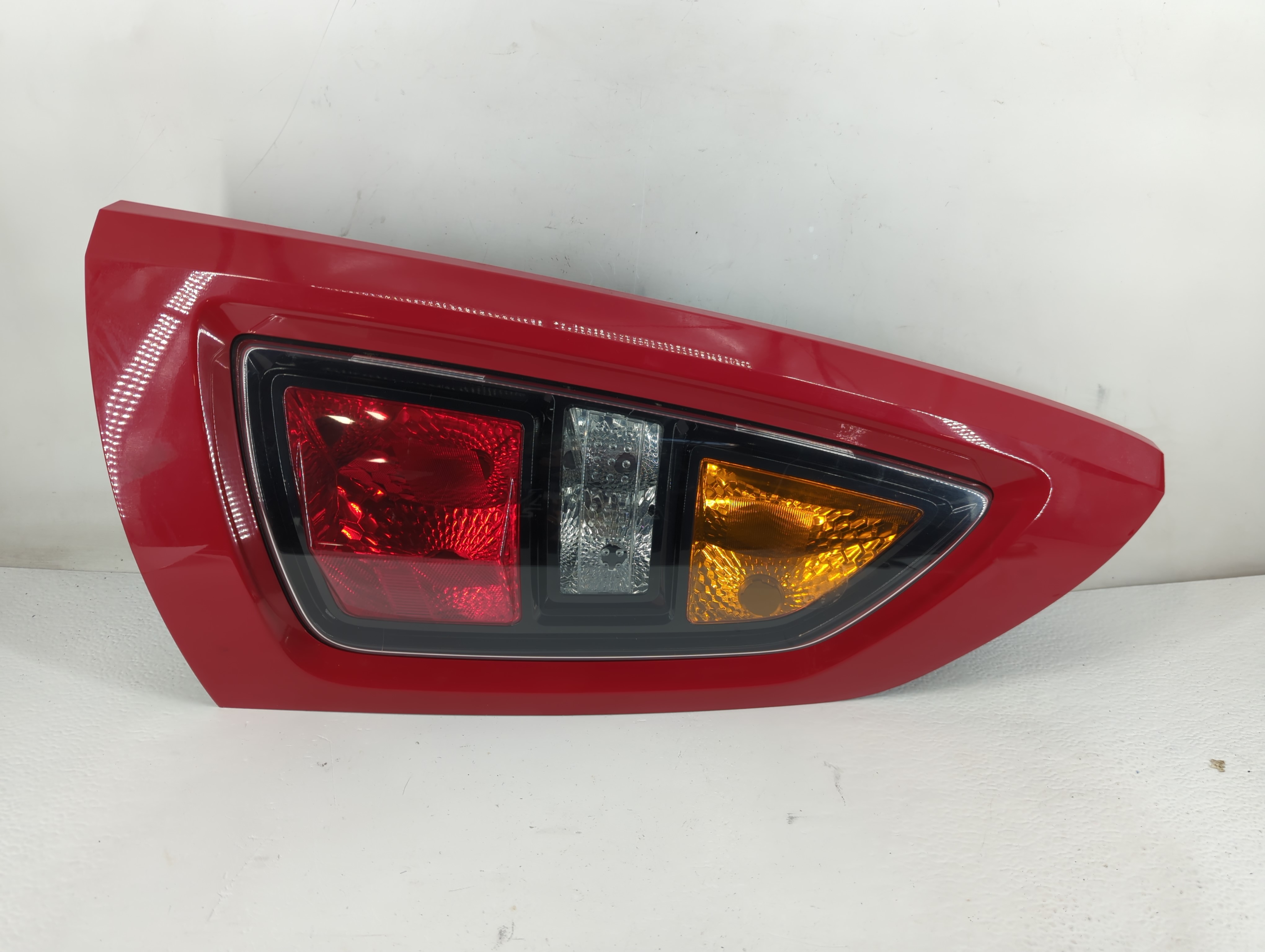 2010-2011 Kia Soul Driver Left Side Tail Light Taillight Oem 1226719 - Oemusedautoparts1.com