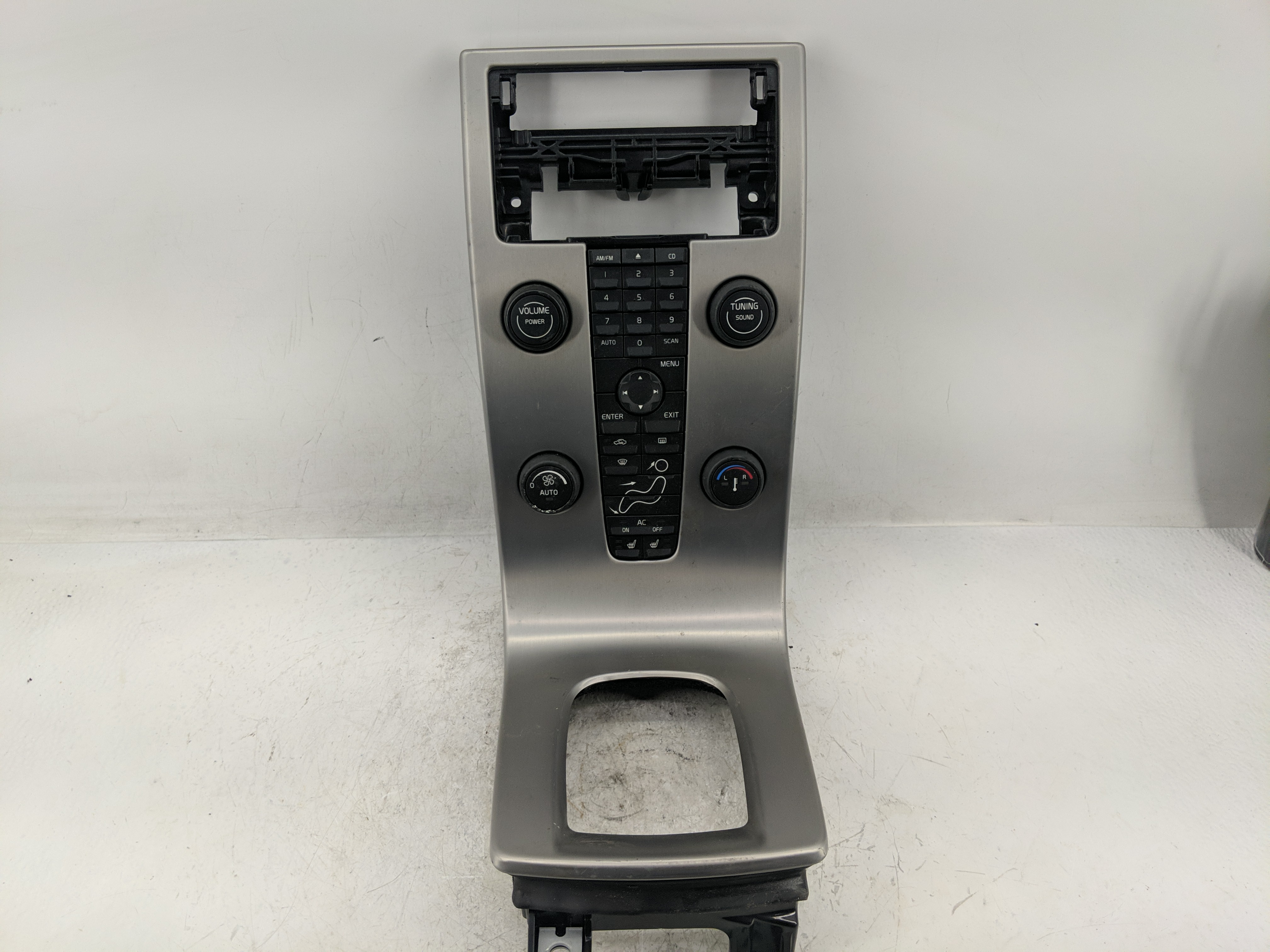 Picture of Volvo V40 Am Fm Cd Player Radio Receiver 1226728