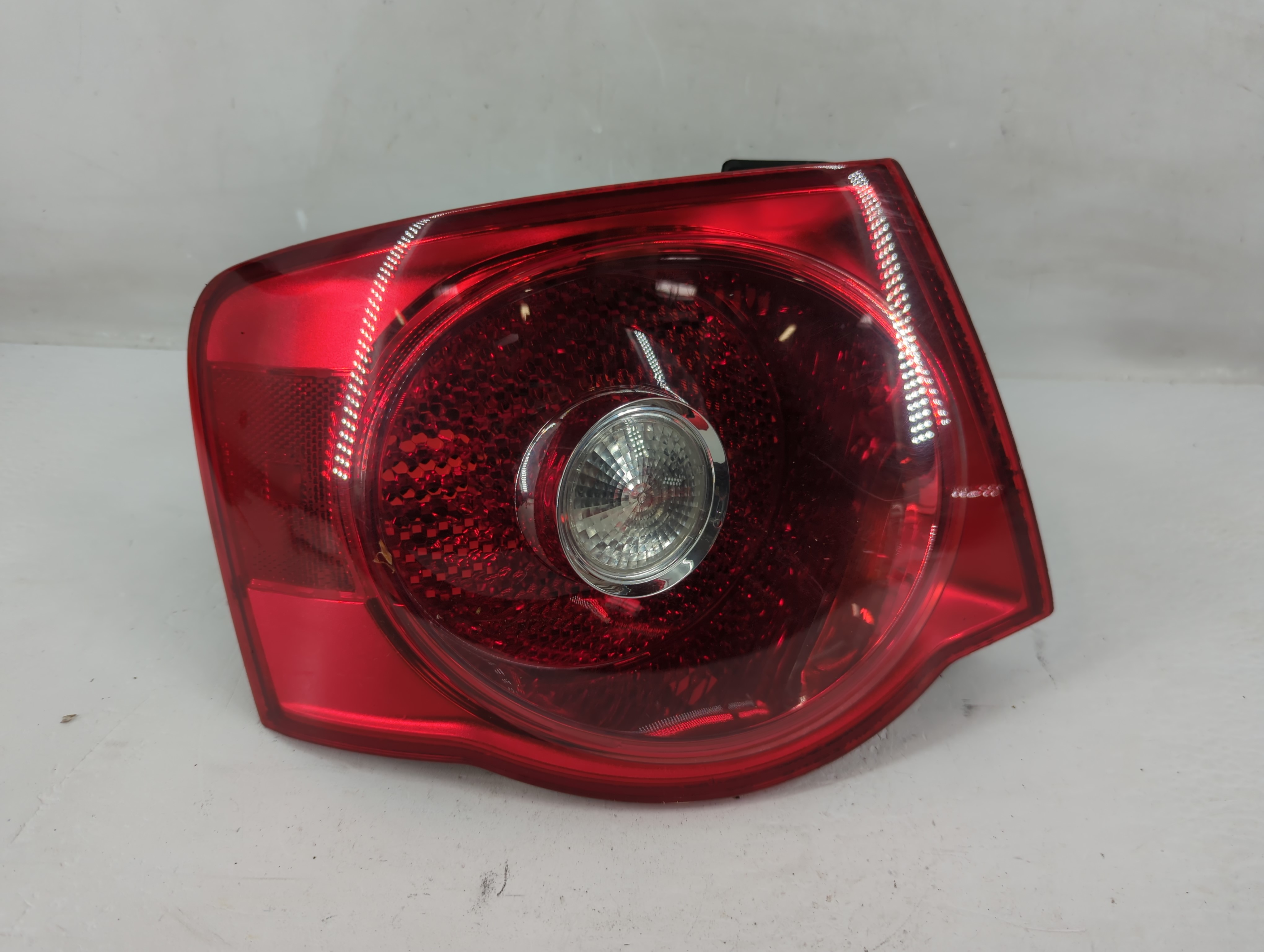 2005-2007 Volkswagen Jetta Driver Left Side Tail Light Taillight Oem 1226776 - Oemusedautoparts1.com