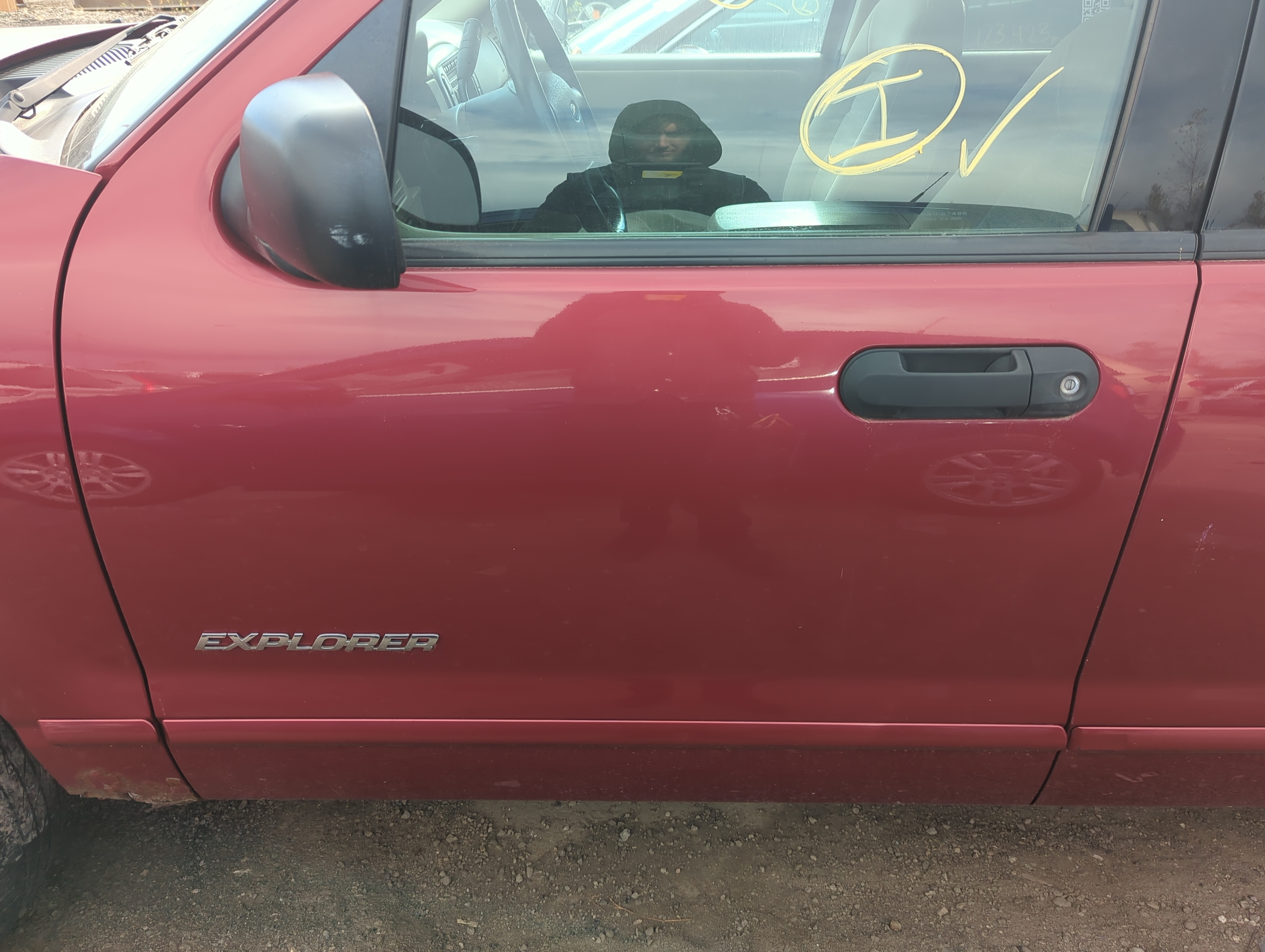 2002-2005 Ford Explorer Driver Front Door Oem 1227342 - Oemusedautoparts1.com