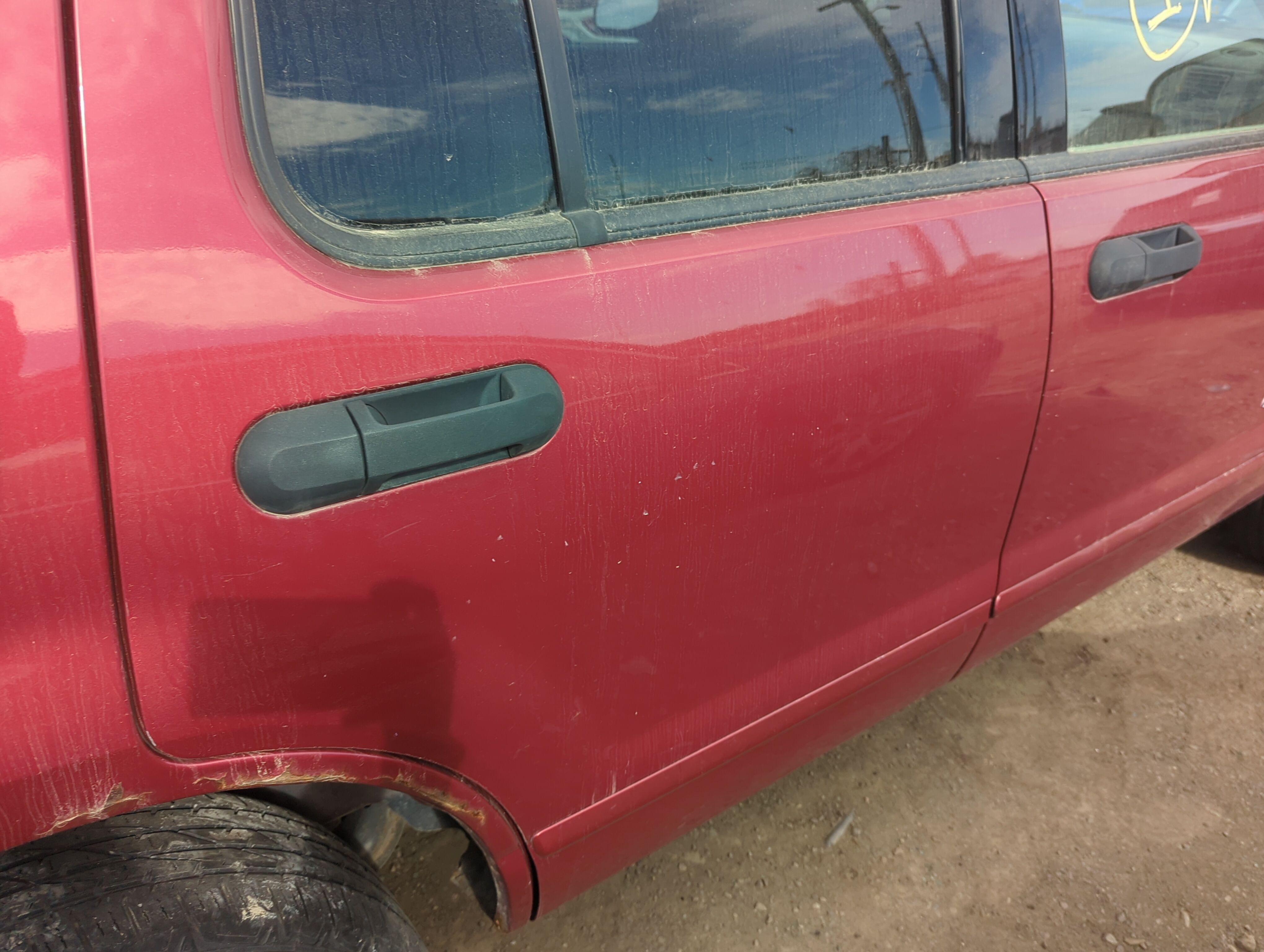 2002-2005 Ford Explorer Passenger Rear Door Oem 1227352 - Oemusedautoparts1.com