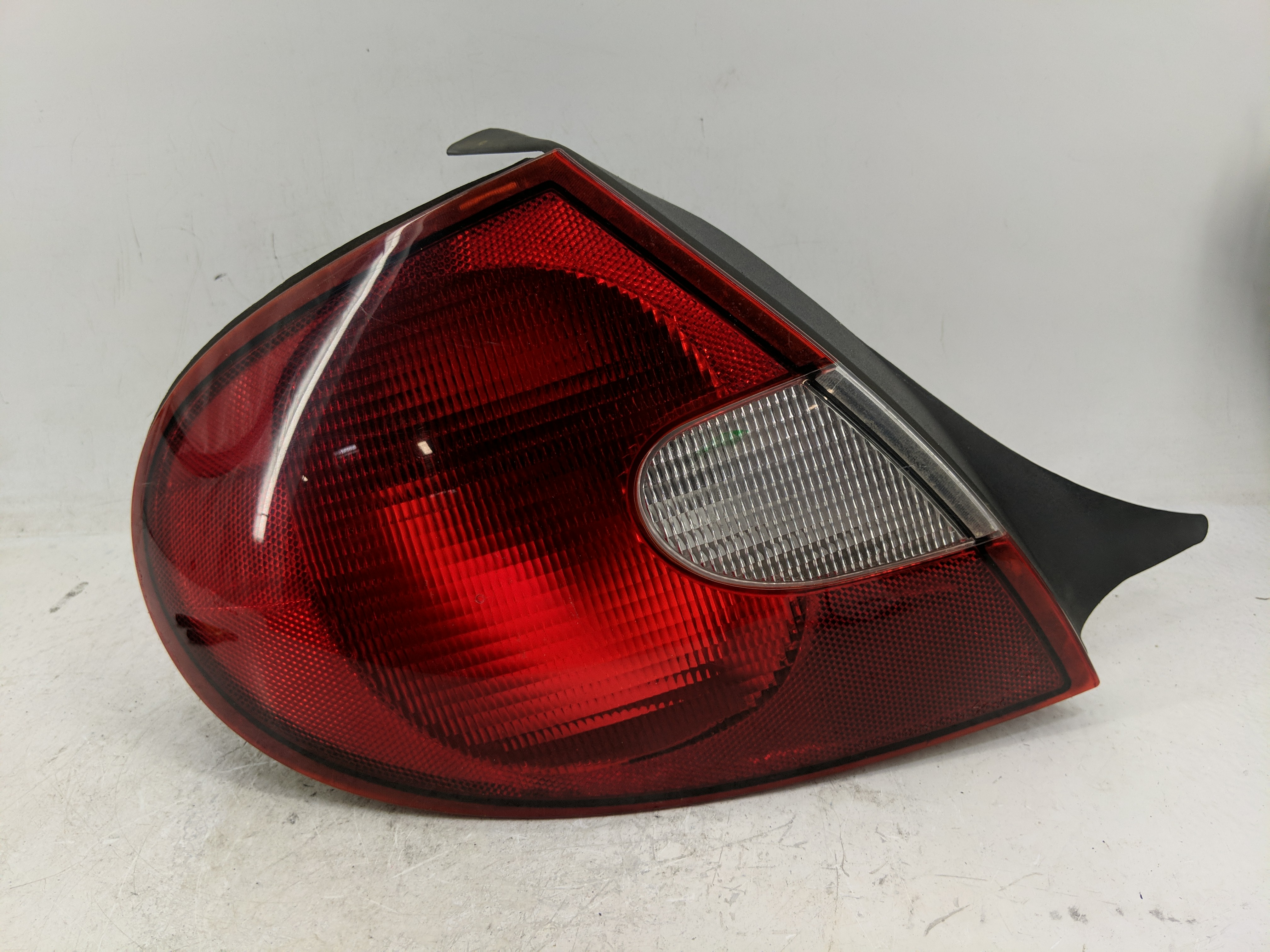 Plymouth Neon Driver Left Side Tail Light Taillight Oem 1227449 - Oemusedautoparts1.com
