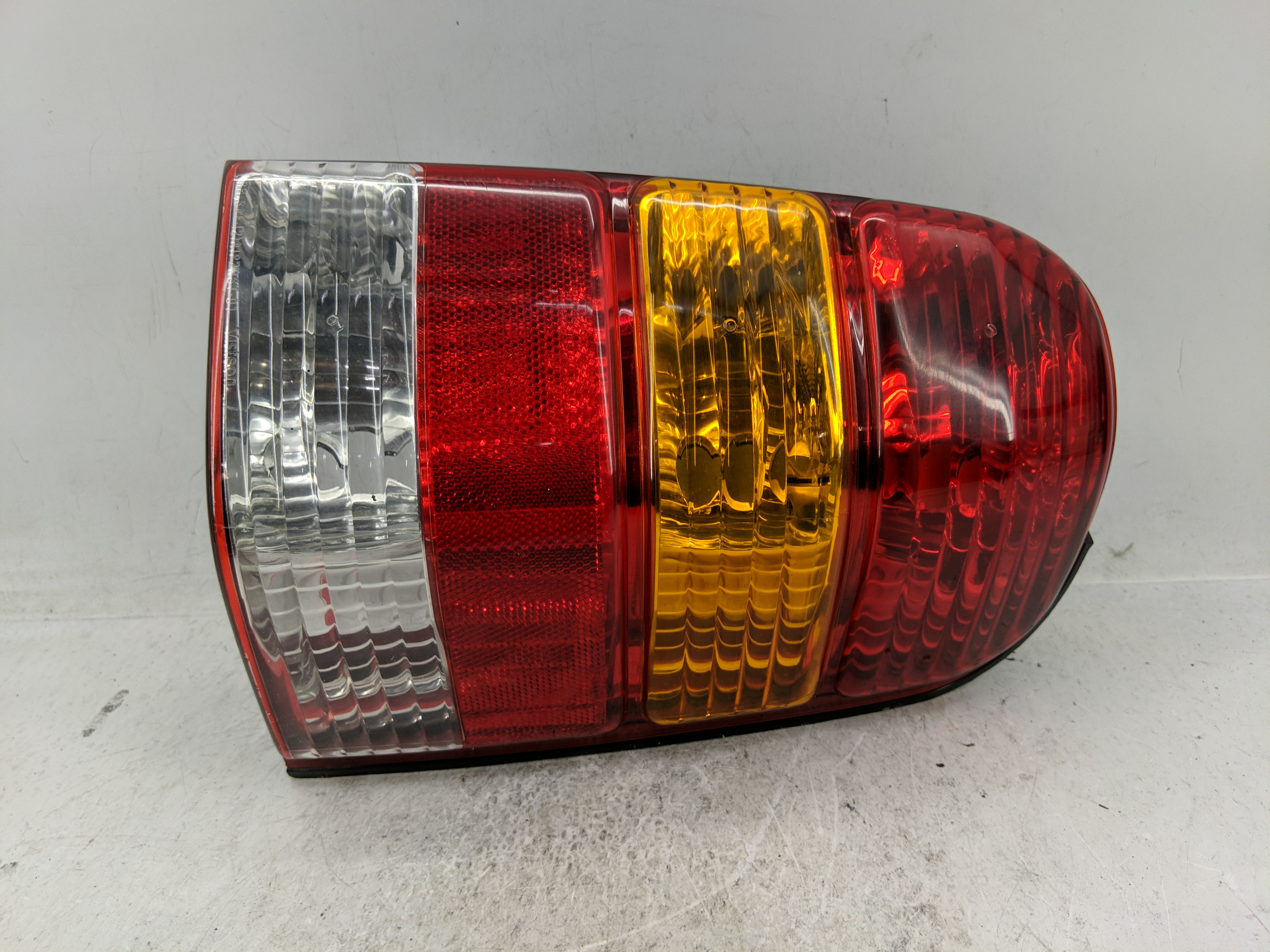 2001-2007 Ford Escape Passenger Right Side Tail Light Taillight Oem 1227475 - Oemusedautoparts1.com