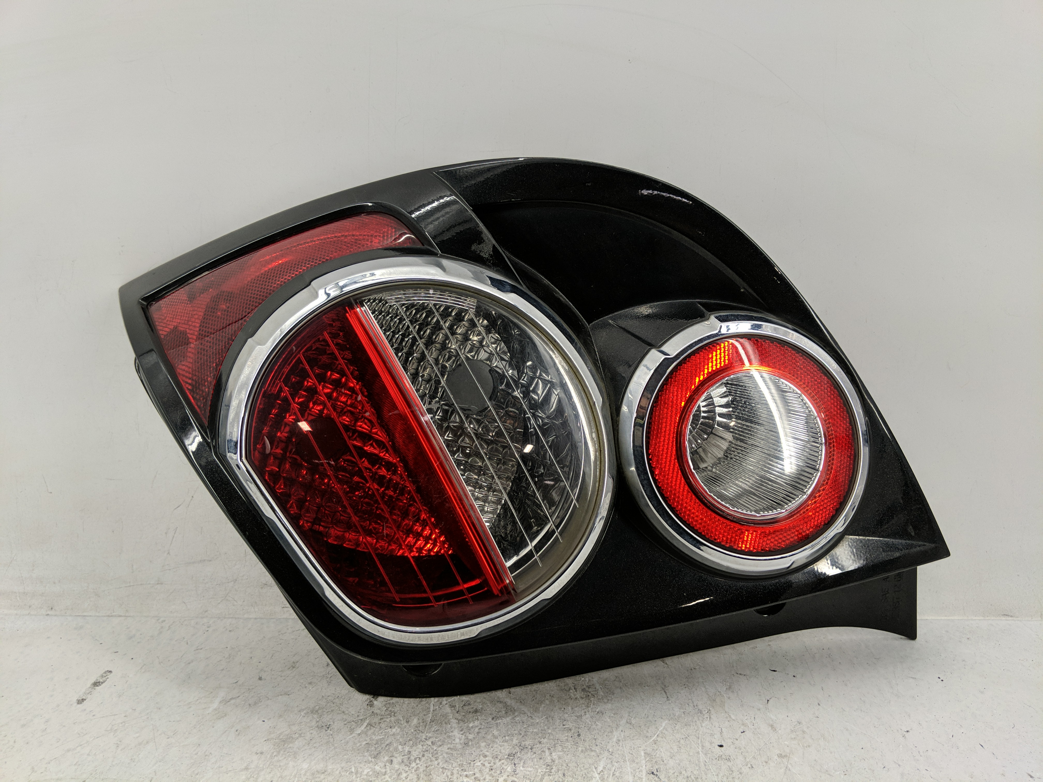 Picture of 2012-2016 Chevrolet Sonic Passenger Right Side Tail Light Taillight Oem 1227476