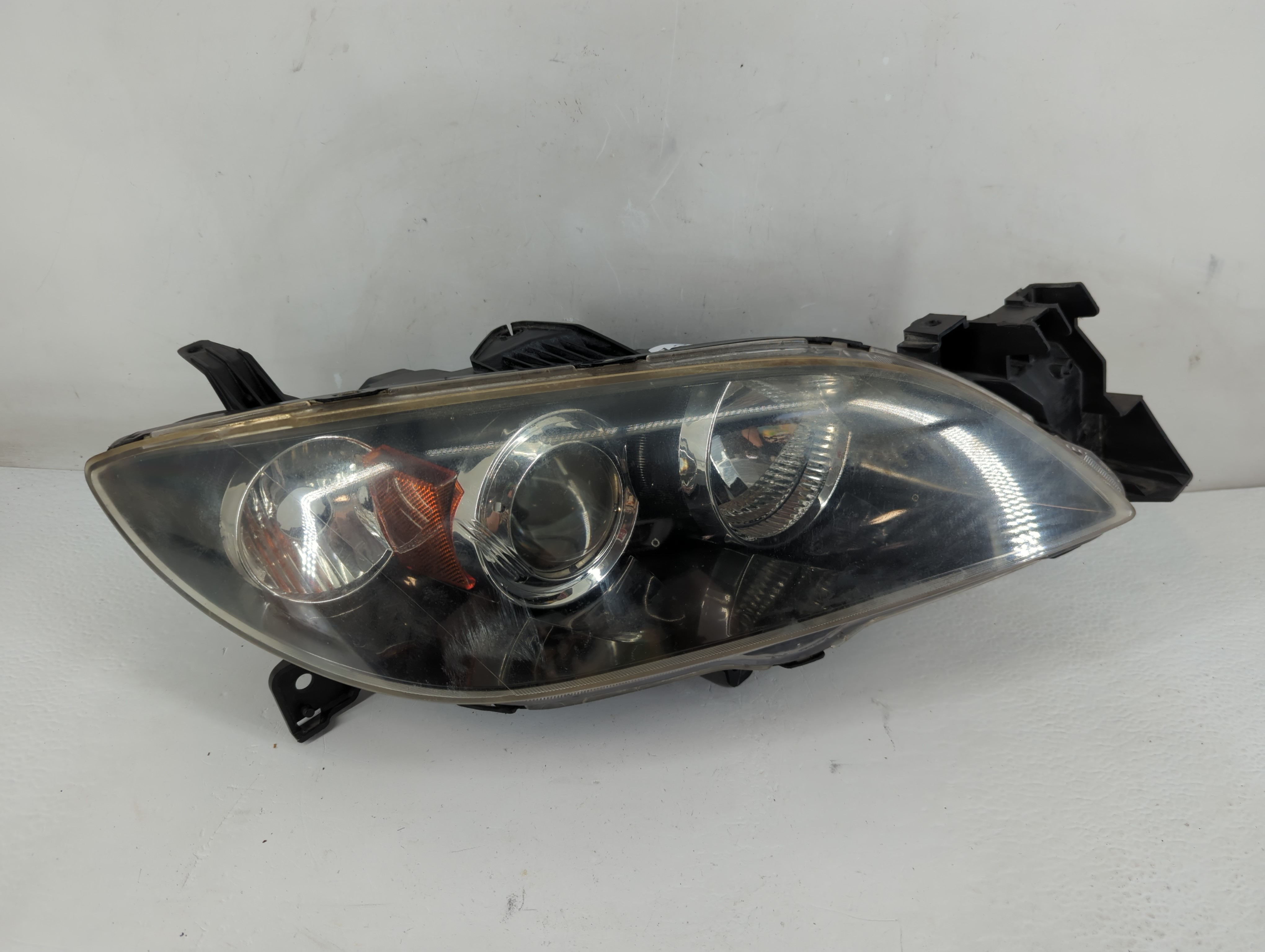 Picture of 2004-2009 Mazda 3 Passenger Right Oem Head Light Headlight Lamp 1227503