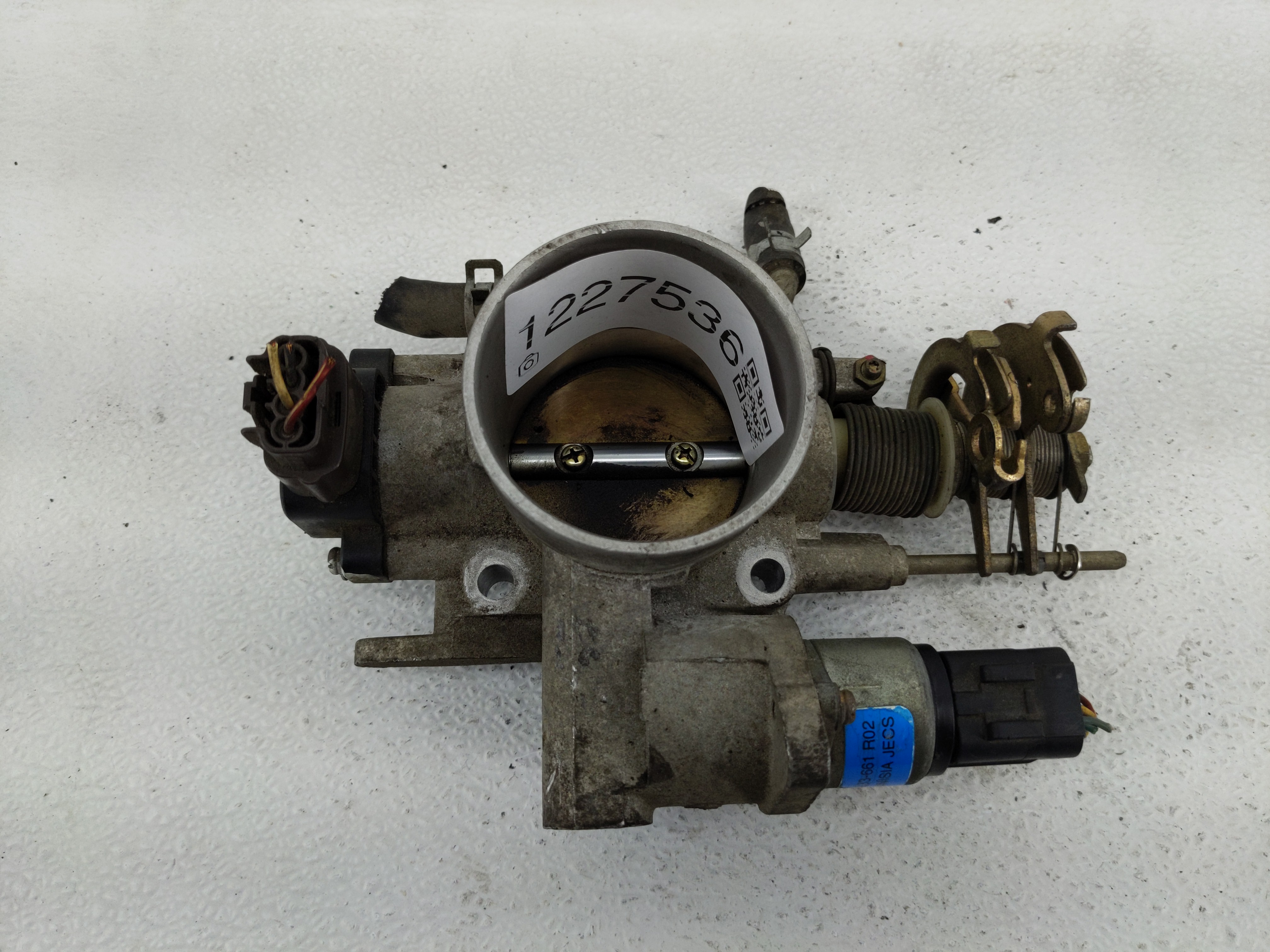 Picture of 2000-2001 Subaru Legacy Throttle Body 1227536
