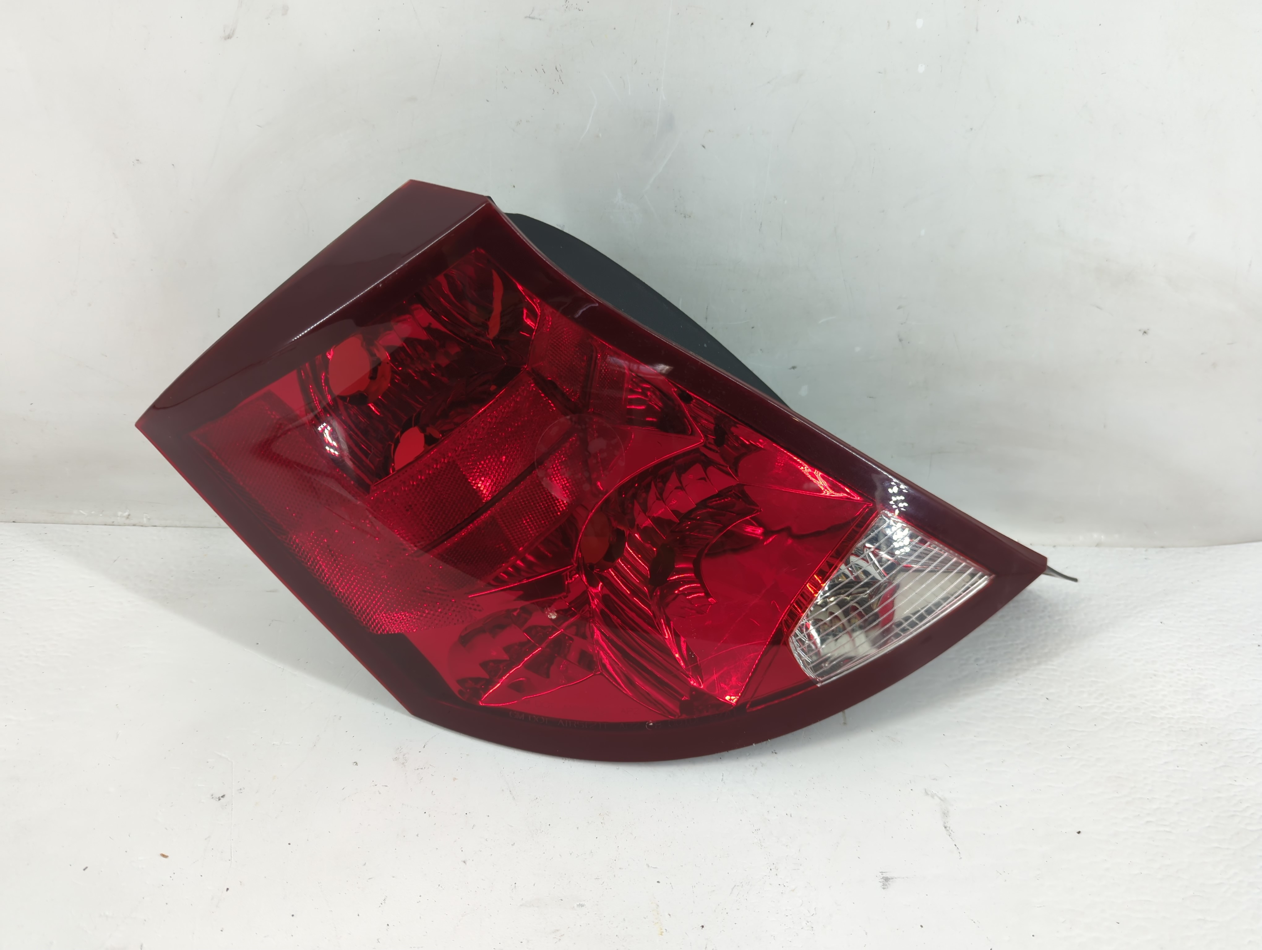 2003-2007 Saturn Ion Driver Left Side Tail Light Taillight Oem 1227541 - Oemusedautoparts1.com