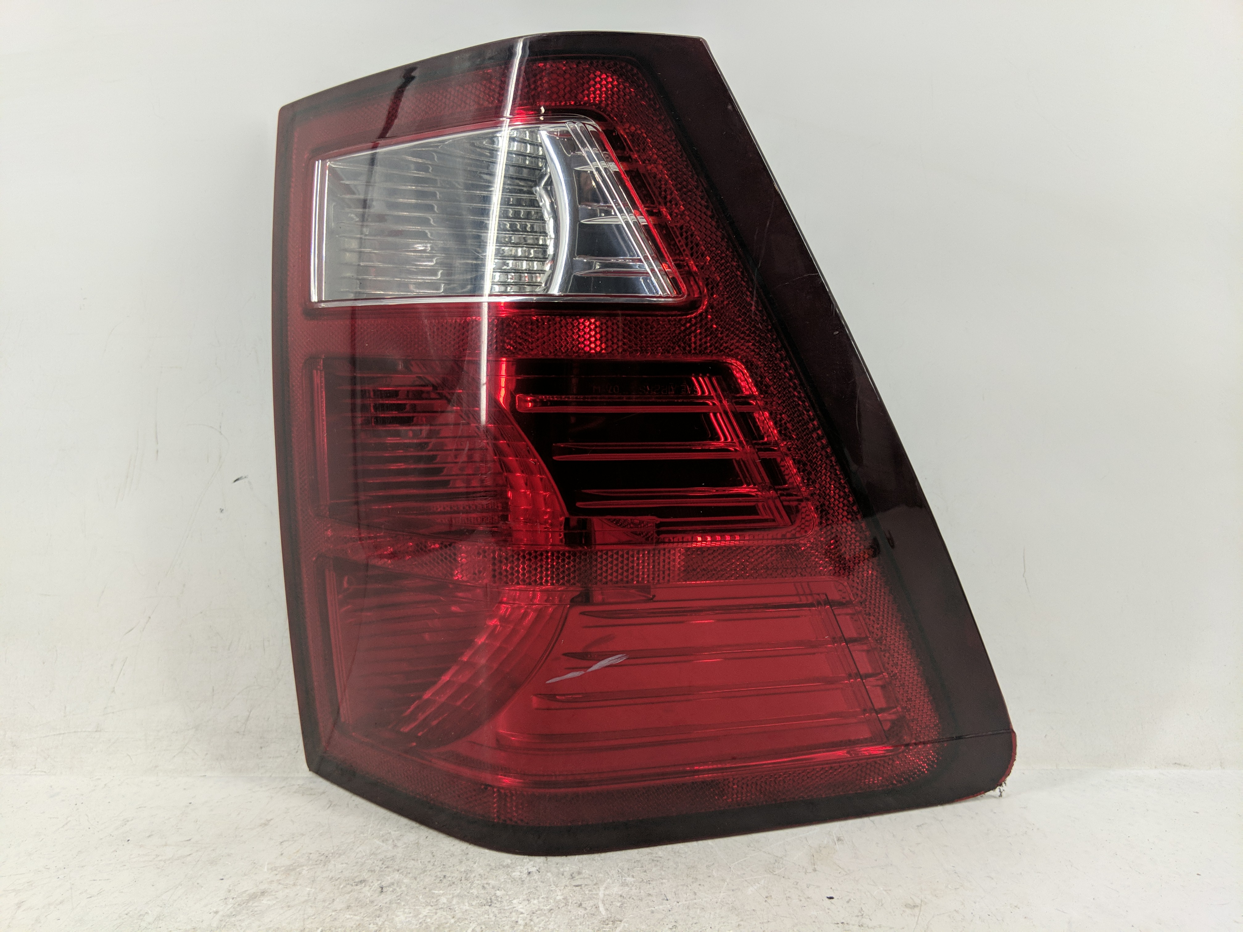2007-2010 Jeep Grand Cherokee Driver Left Side Tail Light Taillight Oem 1227738 - Oemusedautoparts1.com