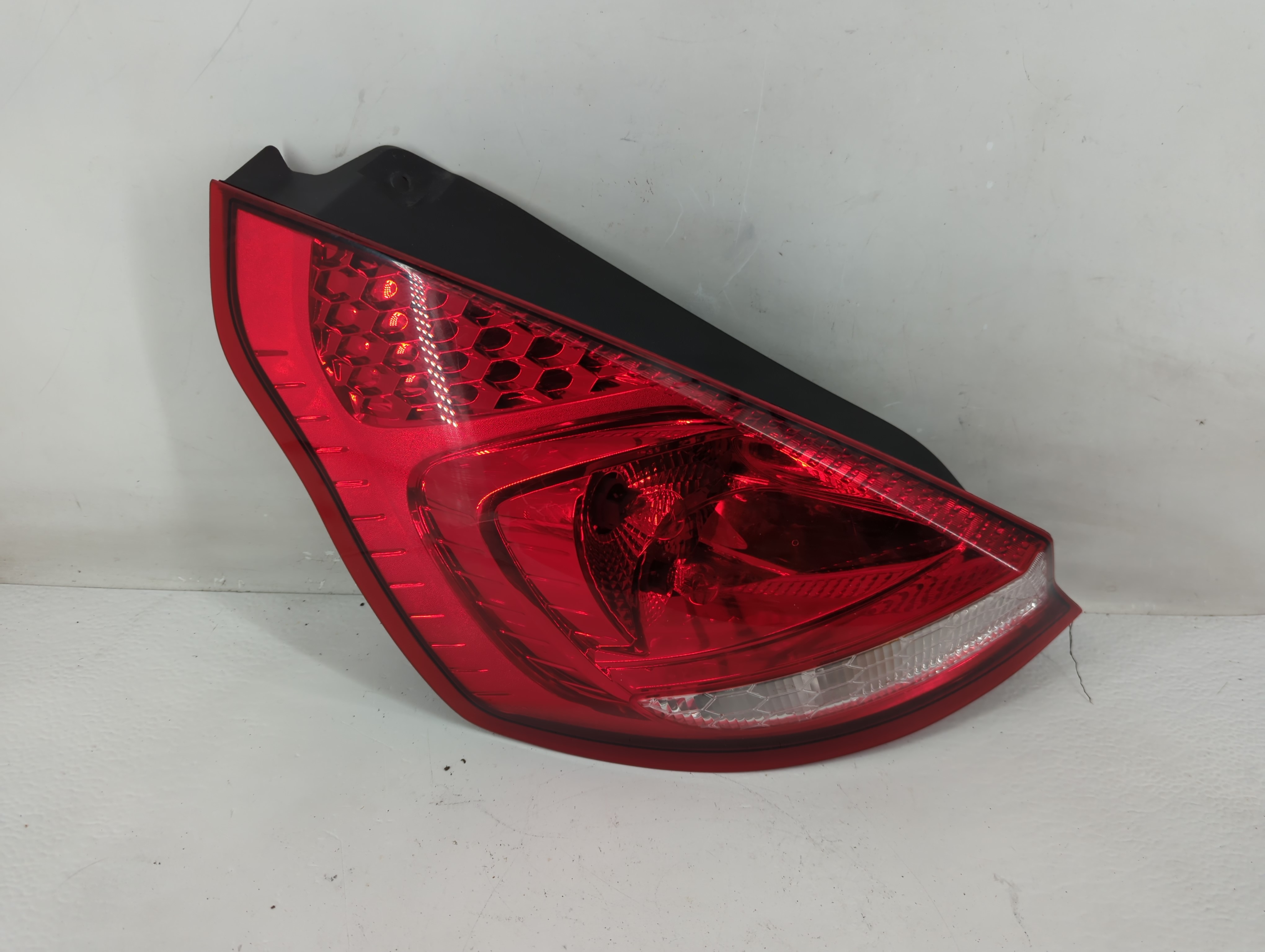 2011-2013 Ford Fiesta Driver Left Side Tail Light Taillight Oem 1227779 - Oemusedautoparts1.com
