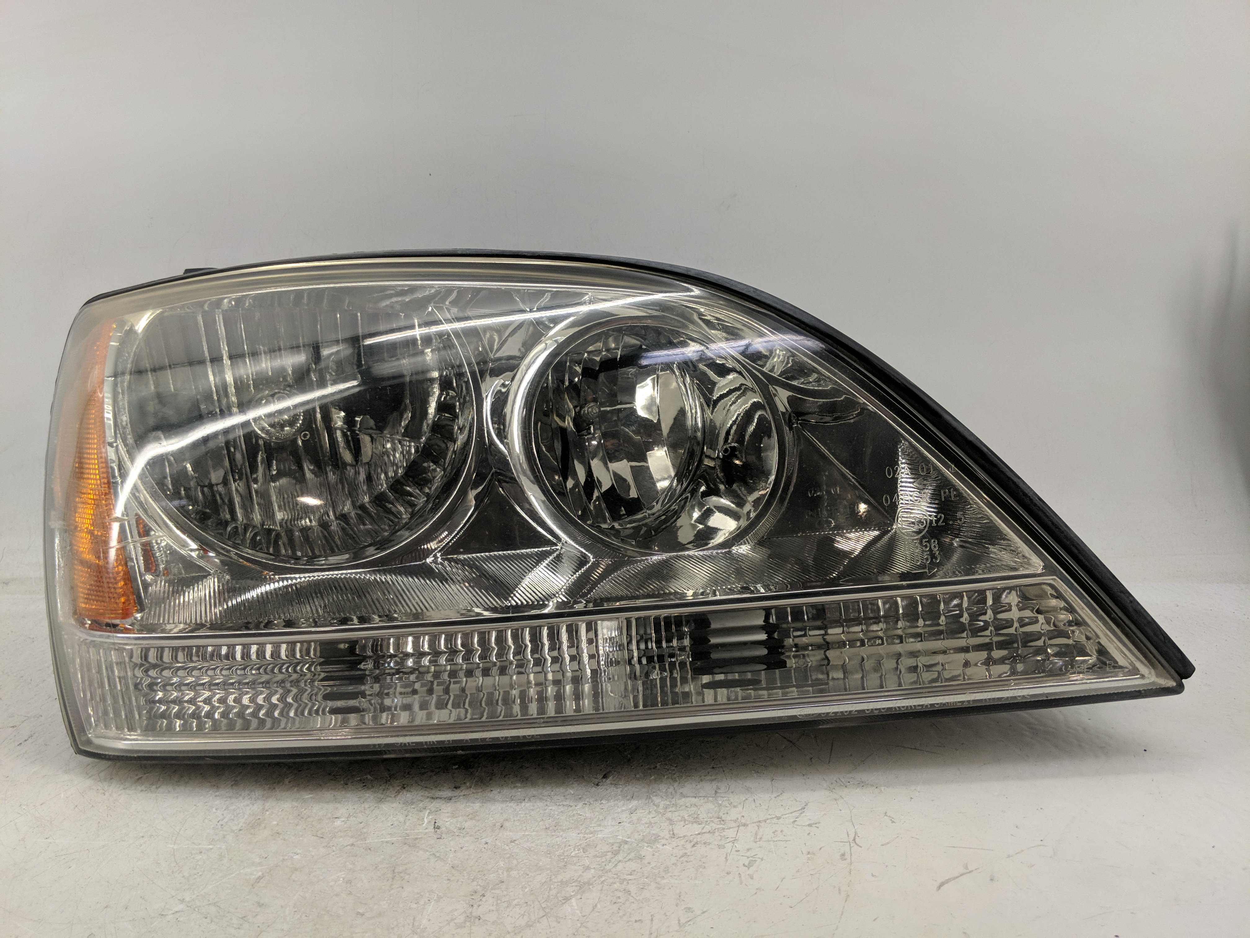 Picture of 2003-2004 Kia Sorento Passenger Right Oem Head Light Headlight Lamp 1227785