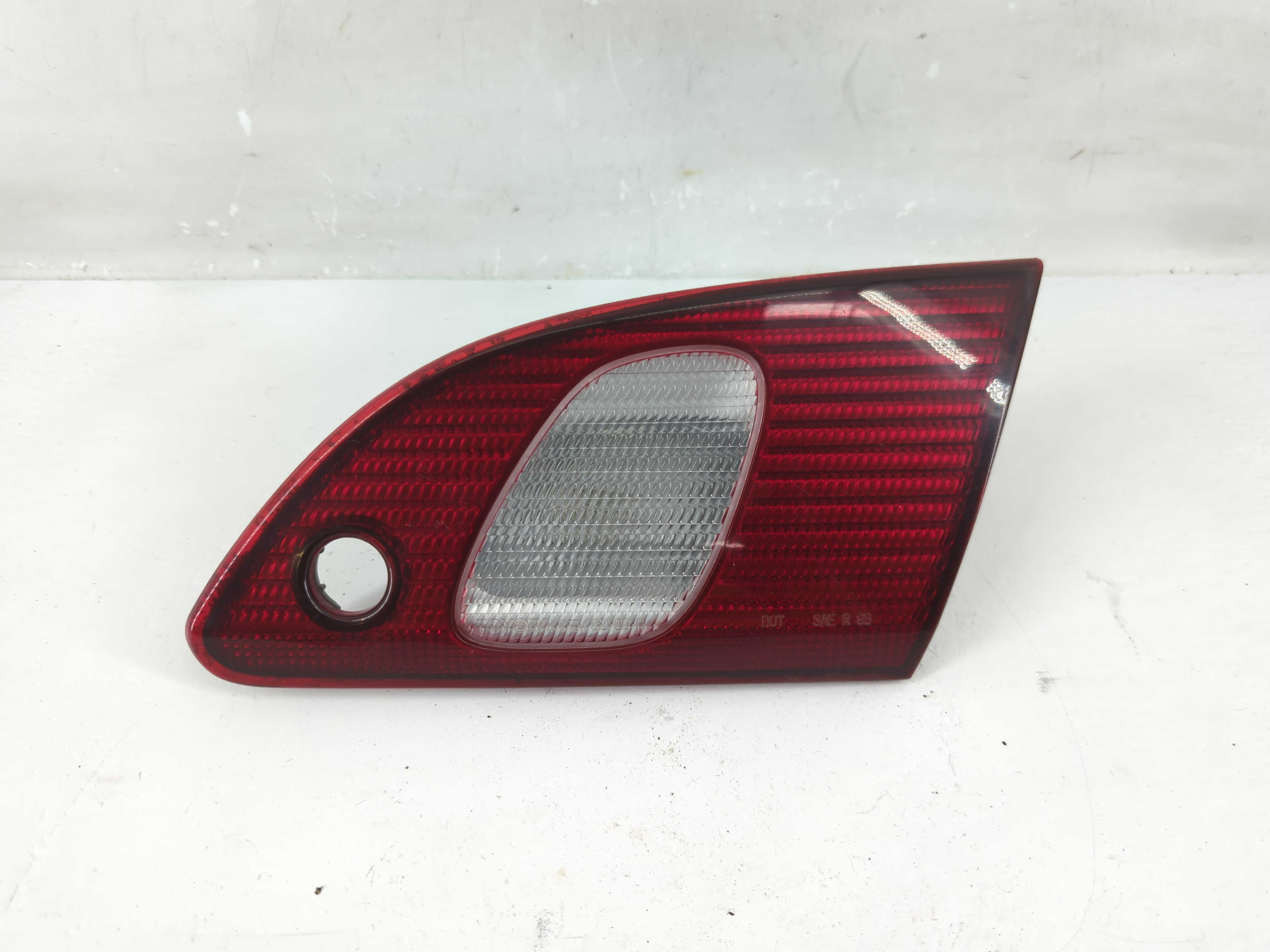 1998-2000 Toyota Corolla Passenger Right Side Tail Light Taillight Oem 1227799 - Oemusedautoparts1.com