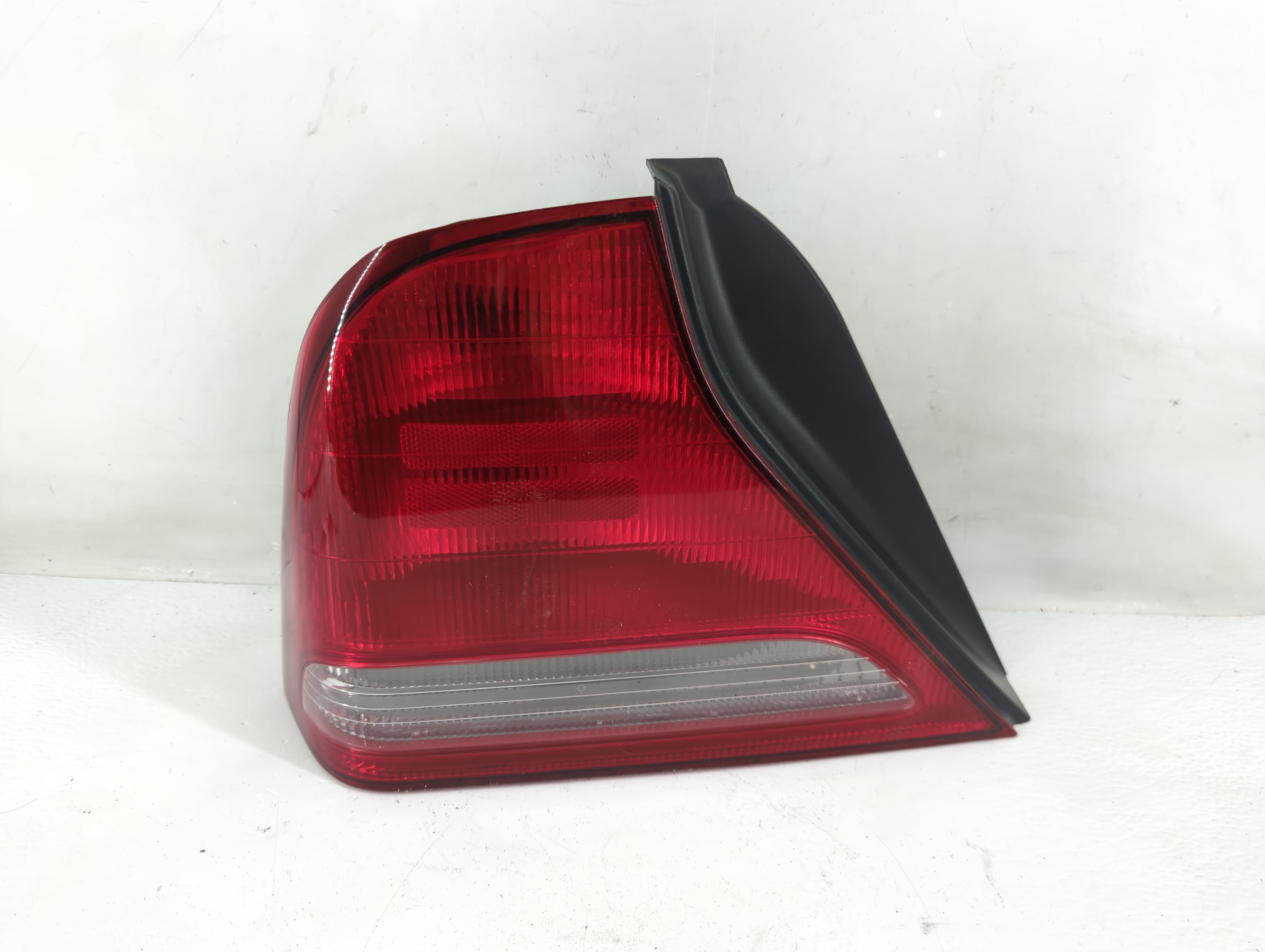 2004-2006 Suzuki Verona Driver Left Side Tail Light Taillight Oem 1227876 - Oemusedautoparts1.com
