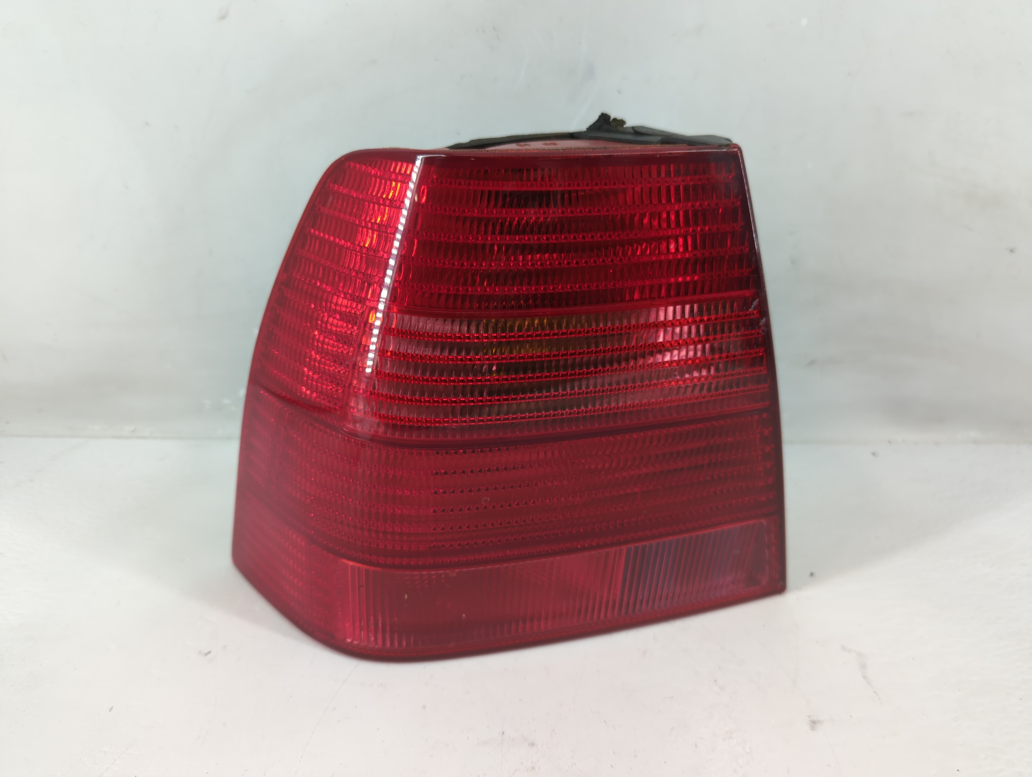 1999-2003 Volkswagen Jetta Driver Left Side Tail Light Taillight Oem 1227898 - Oemusedautoparts1.com