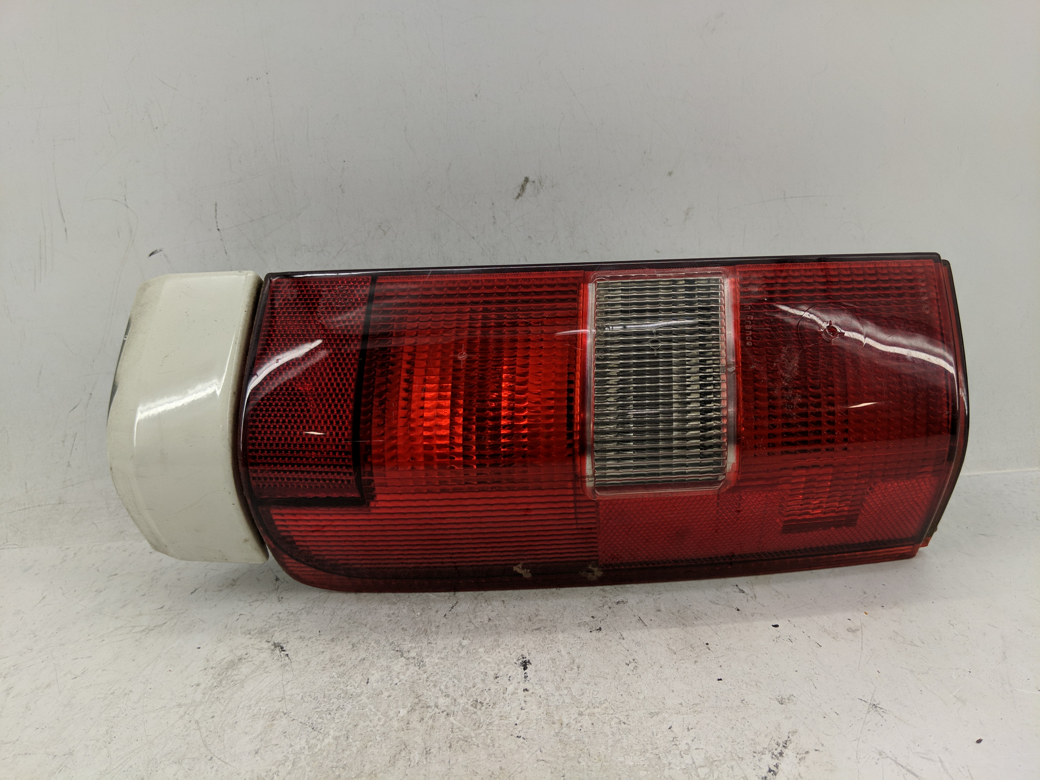 1998-2000 Volvo V70 Passenger Right Side Tail Light Taillight Oem 1227905 - Oemusedautoparts1.com