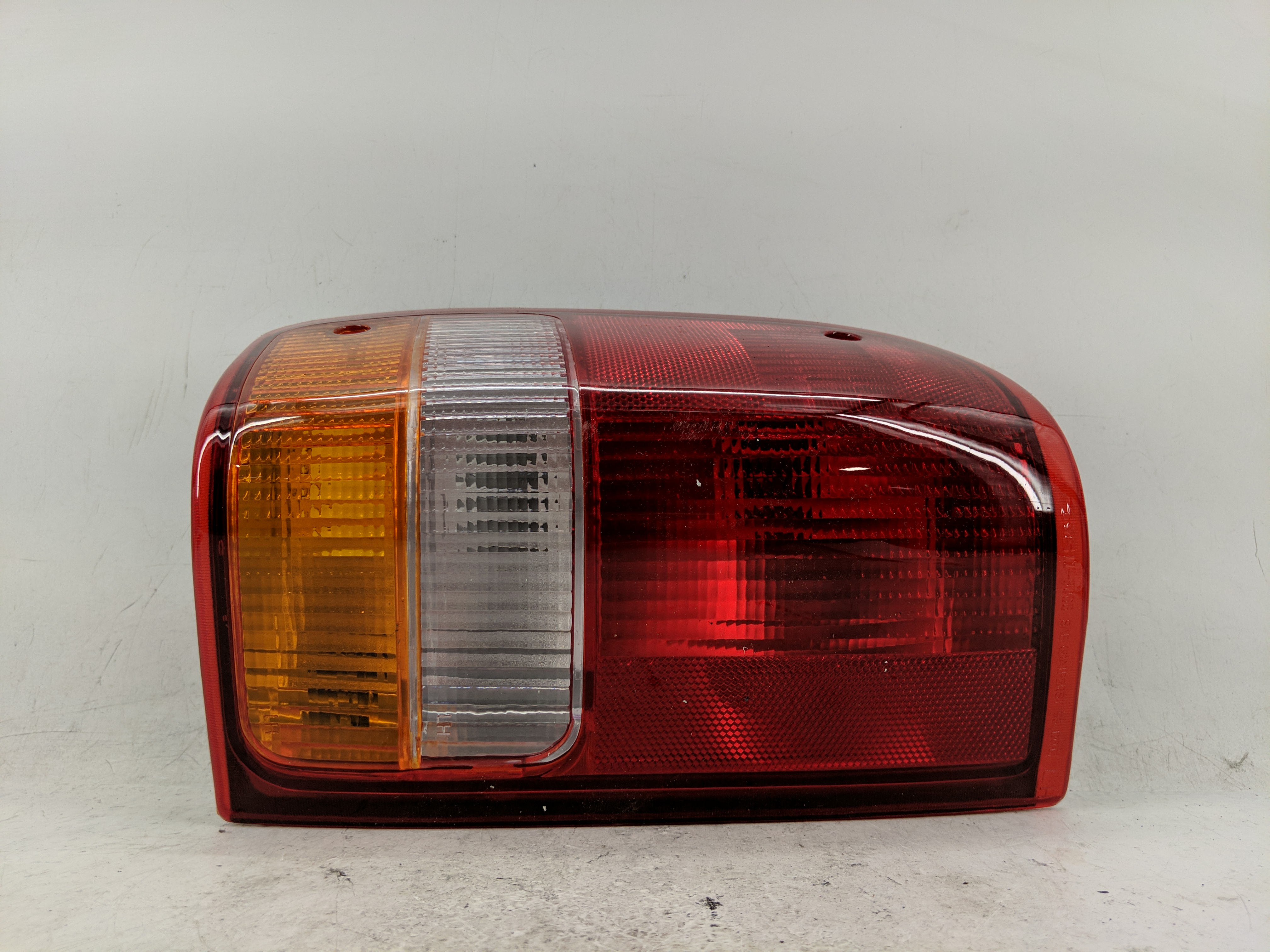 1993-1997 Ford Ranger Driver Left Side Tail Light Taillight Oem 1227913 - Oemusedautoparts1.com