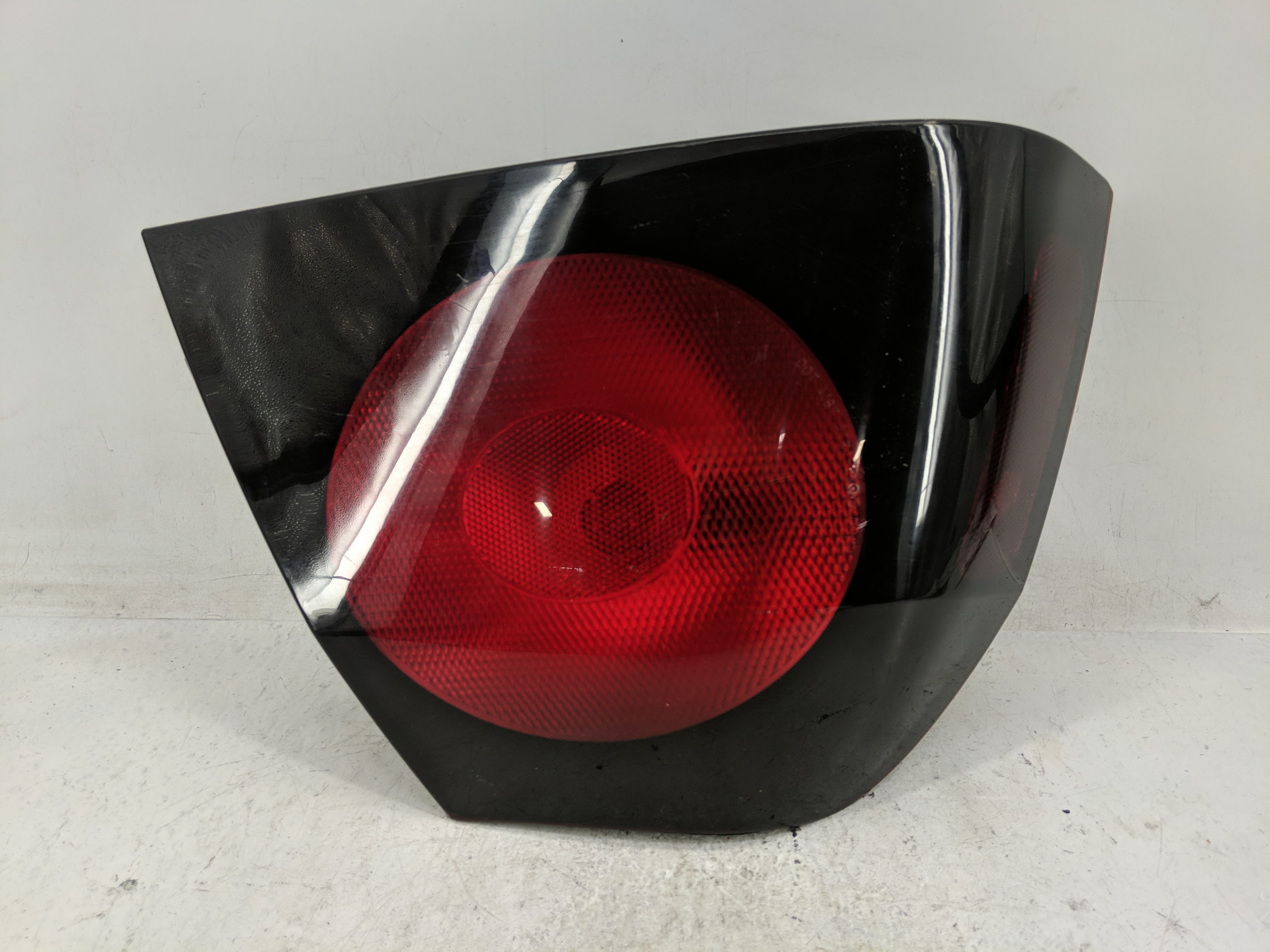 2004-2005 Chevrolet Impala Driver Left Side Tail Light Taillight Oem 1227916 - Oemusedautoparts1.com