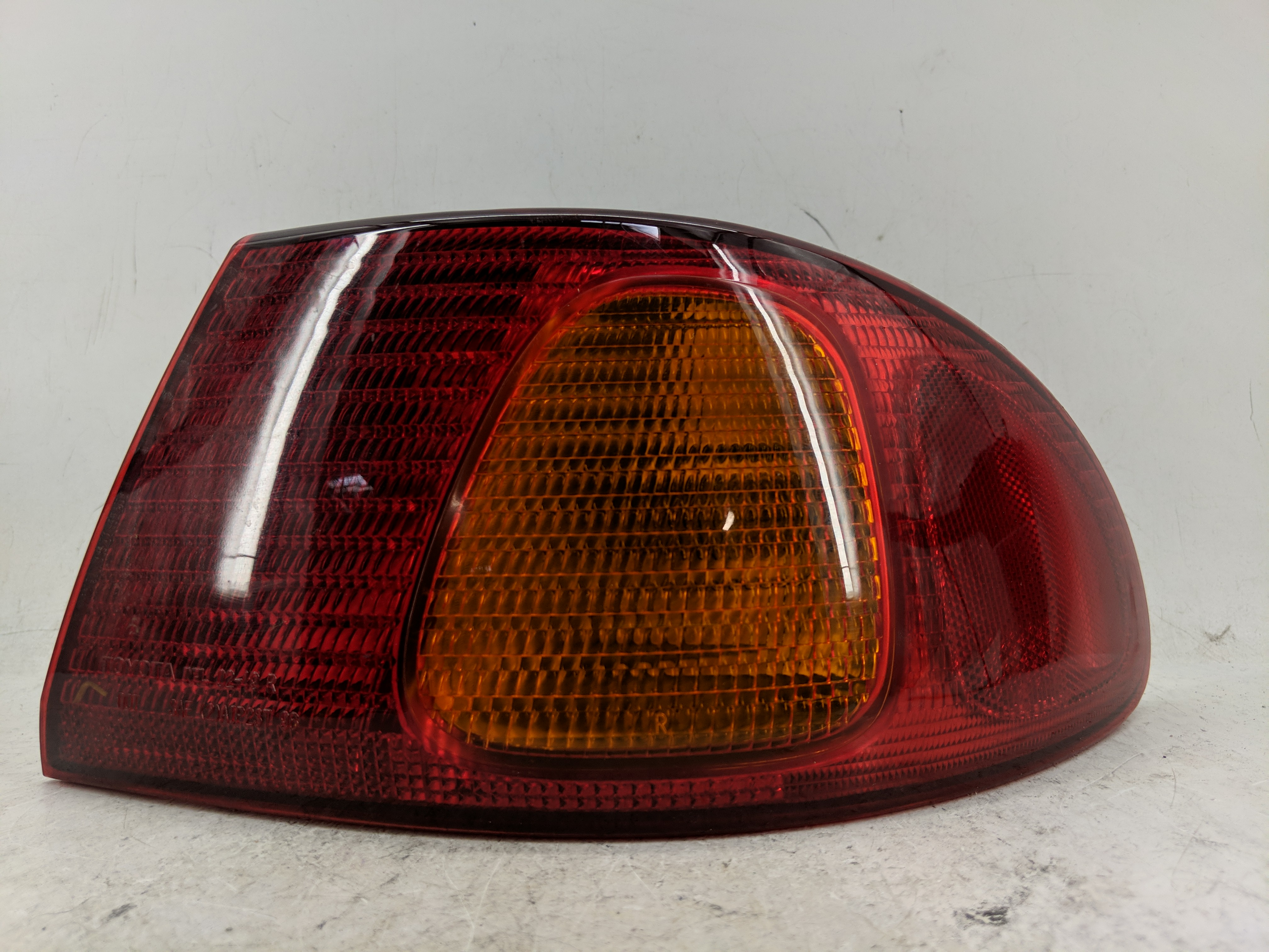1998-2002 Toyota Corolla Passenger Right Side Tail Light Taillight Oem 1228110 - Oemusedautoparts1.com