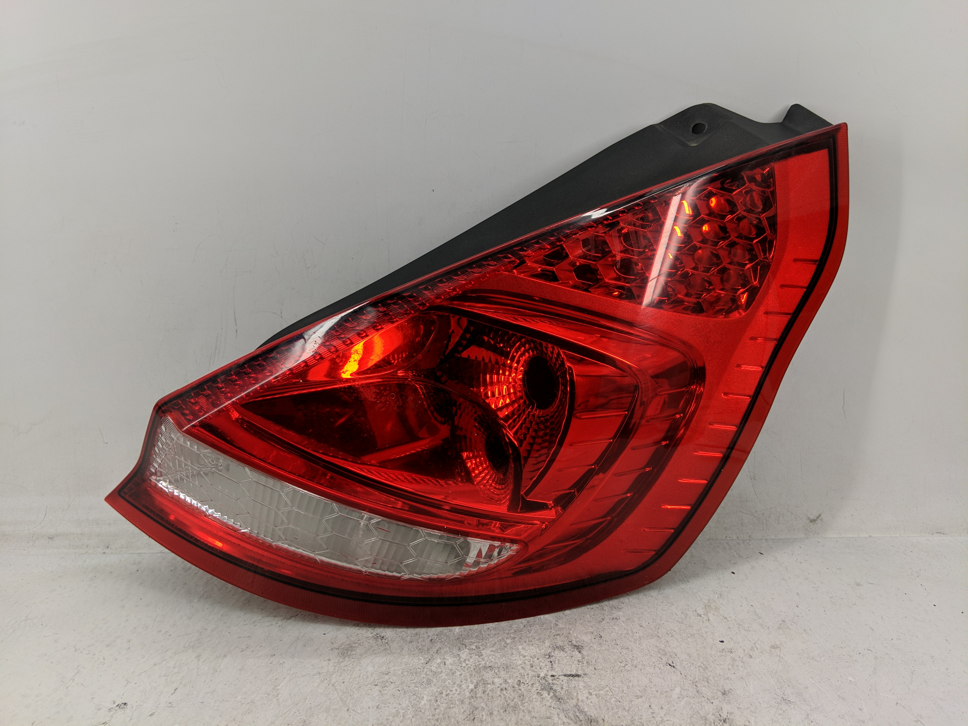2011-2013 Ford Fiesta Passenger Right Side Tail Light Taillight Oem 1228129 - Oemusedautoparts1.com