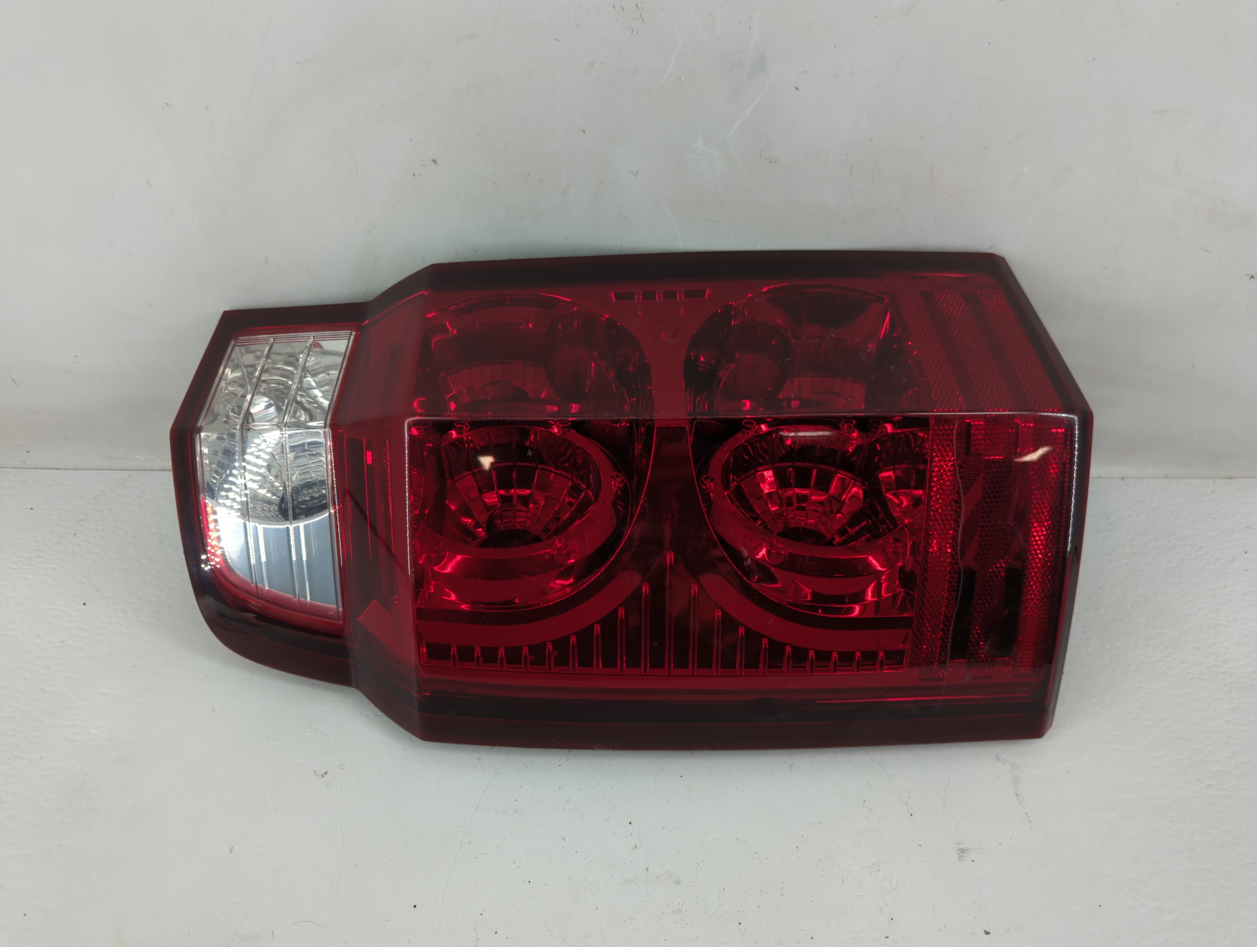 2006-2010 Jeep Commander Driver Left Side Tail Light Taillight Oem 1228159 - Oemusedautoparts1.com