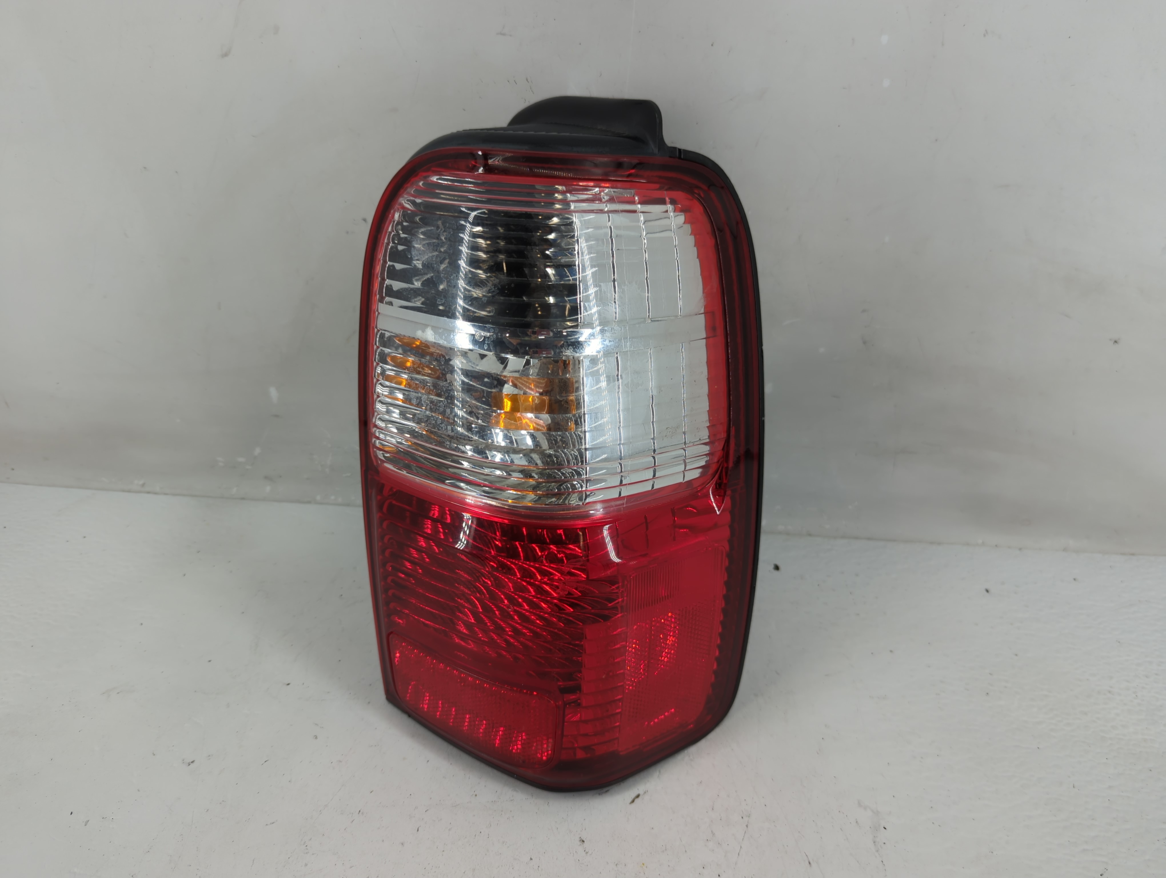 2001-2002 Toyota 4runner Passenger Right Side Tail Light Taillight Oem 1228224 - Oemusedautoparts1.com