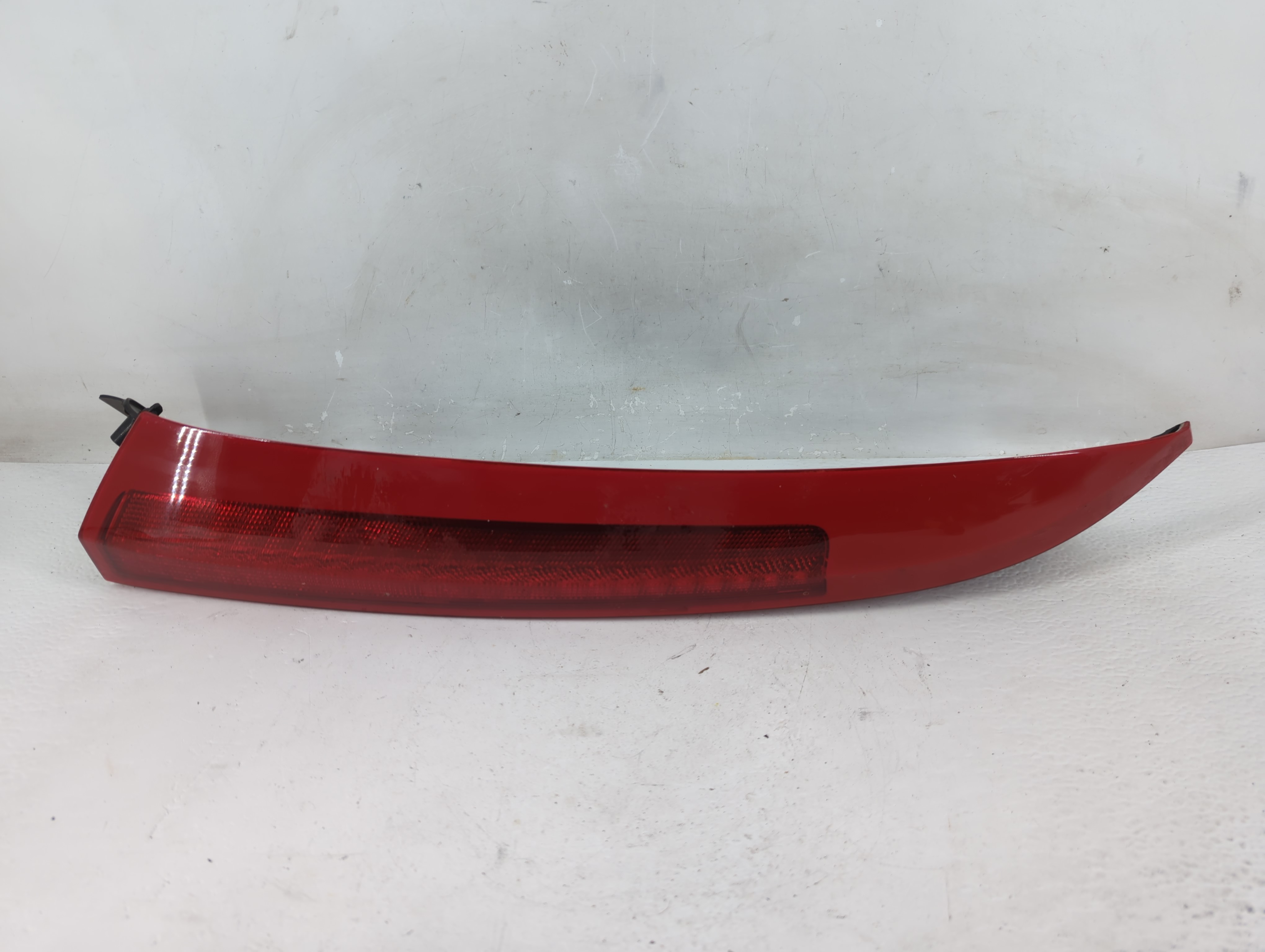 2003-2006 Volvo Xc90 Driver Left Side Tail Light Taillight Oem 1228225 - Oemusedautoparts1.com