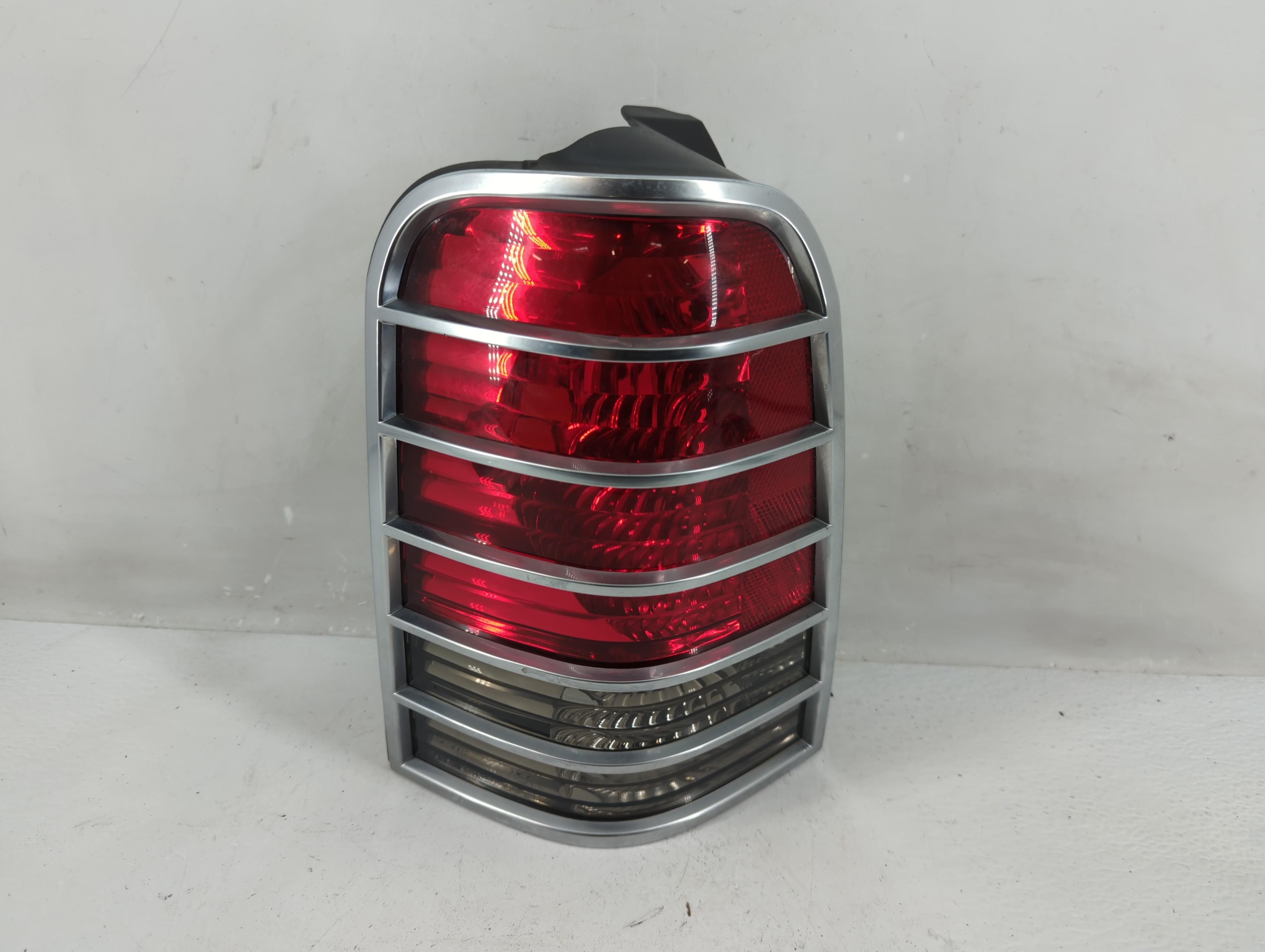 2005-2007 Mercury Mariner Driver Left Side Tail Light Taillight Oem 1228246 - Oemusedautoparts1.com