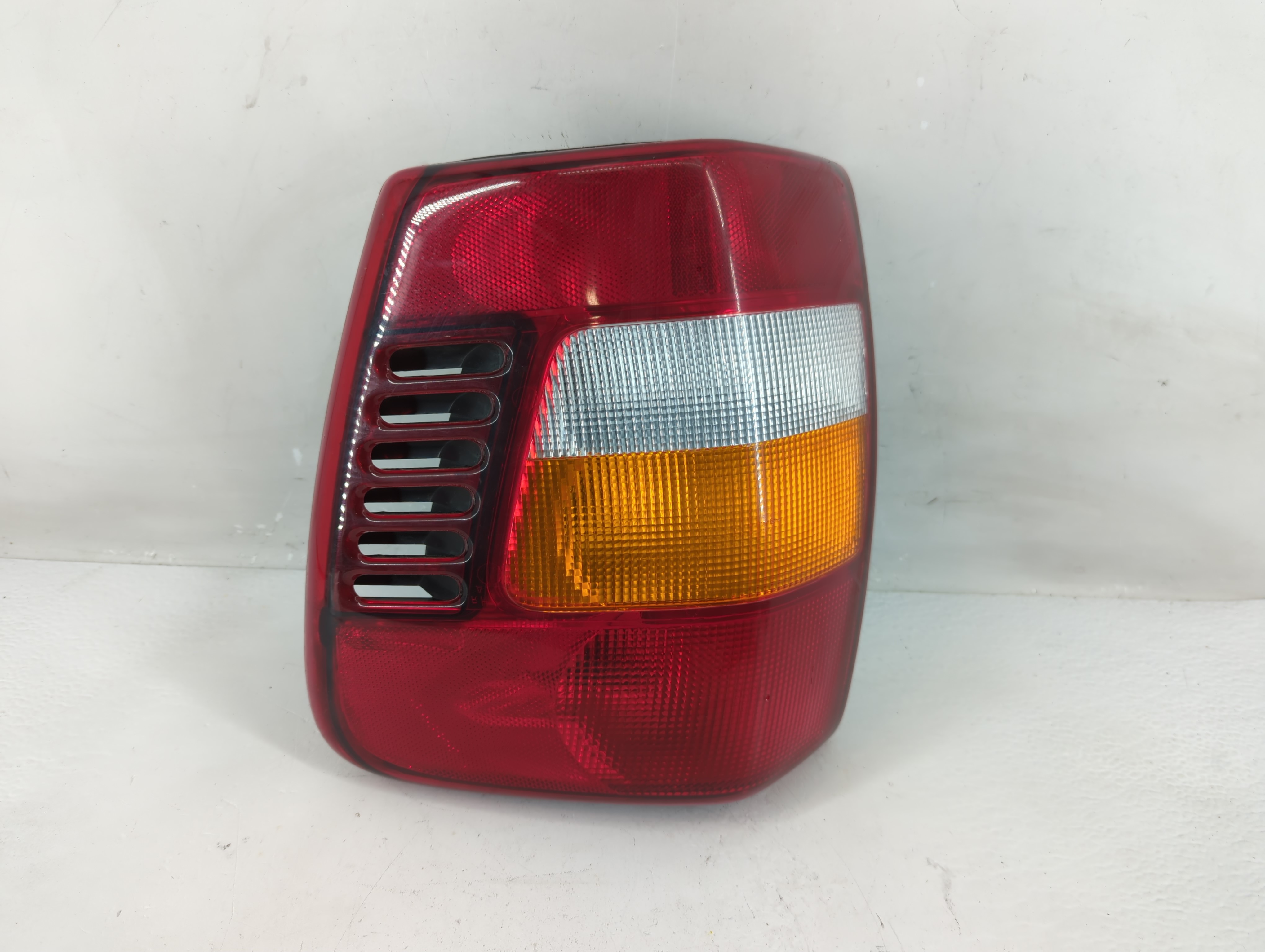 2003 Jeep Grand Cherokee Passenger Right Side Tail Light Taillight Oem 1228258 - Oemusedautoparts1.com