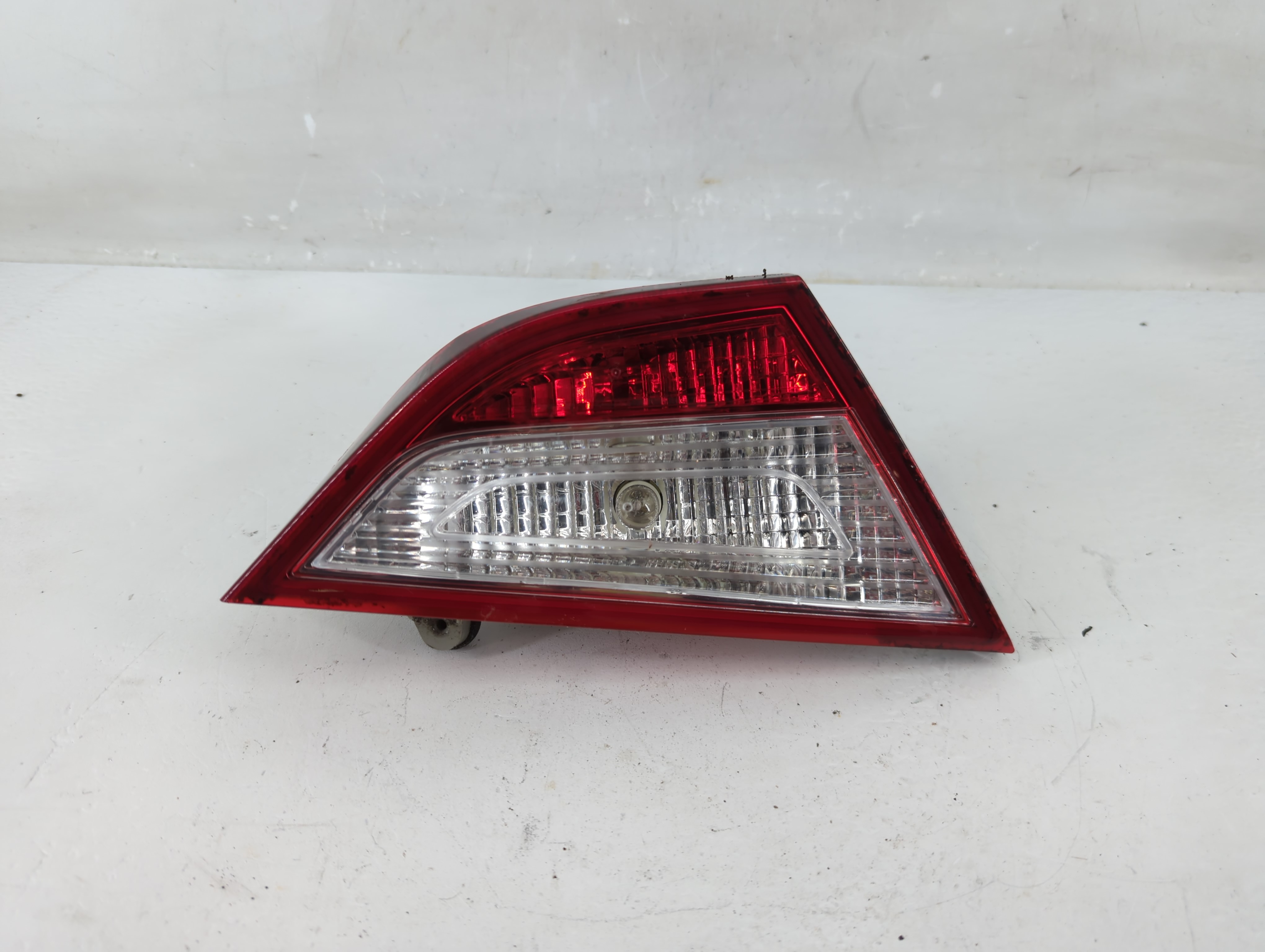 2011-2014 Hyundai Sonata Driver Left Side Tail Light Taillight Oem 1228260 - Oemusedautoparts1.com