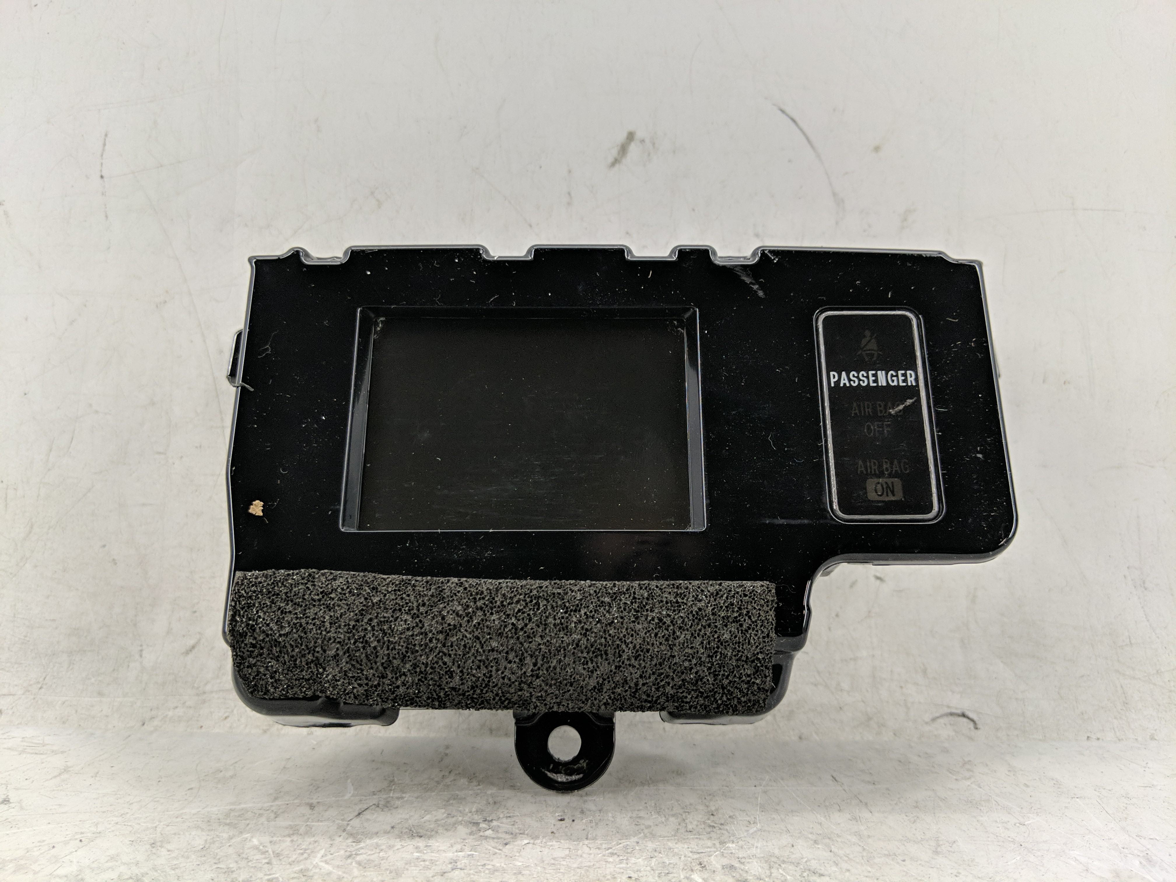 2011-2014 Toyota Sienna Information Display Screen 1228269 - Oemusedautoparts1.com