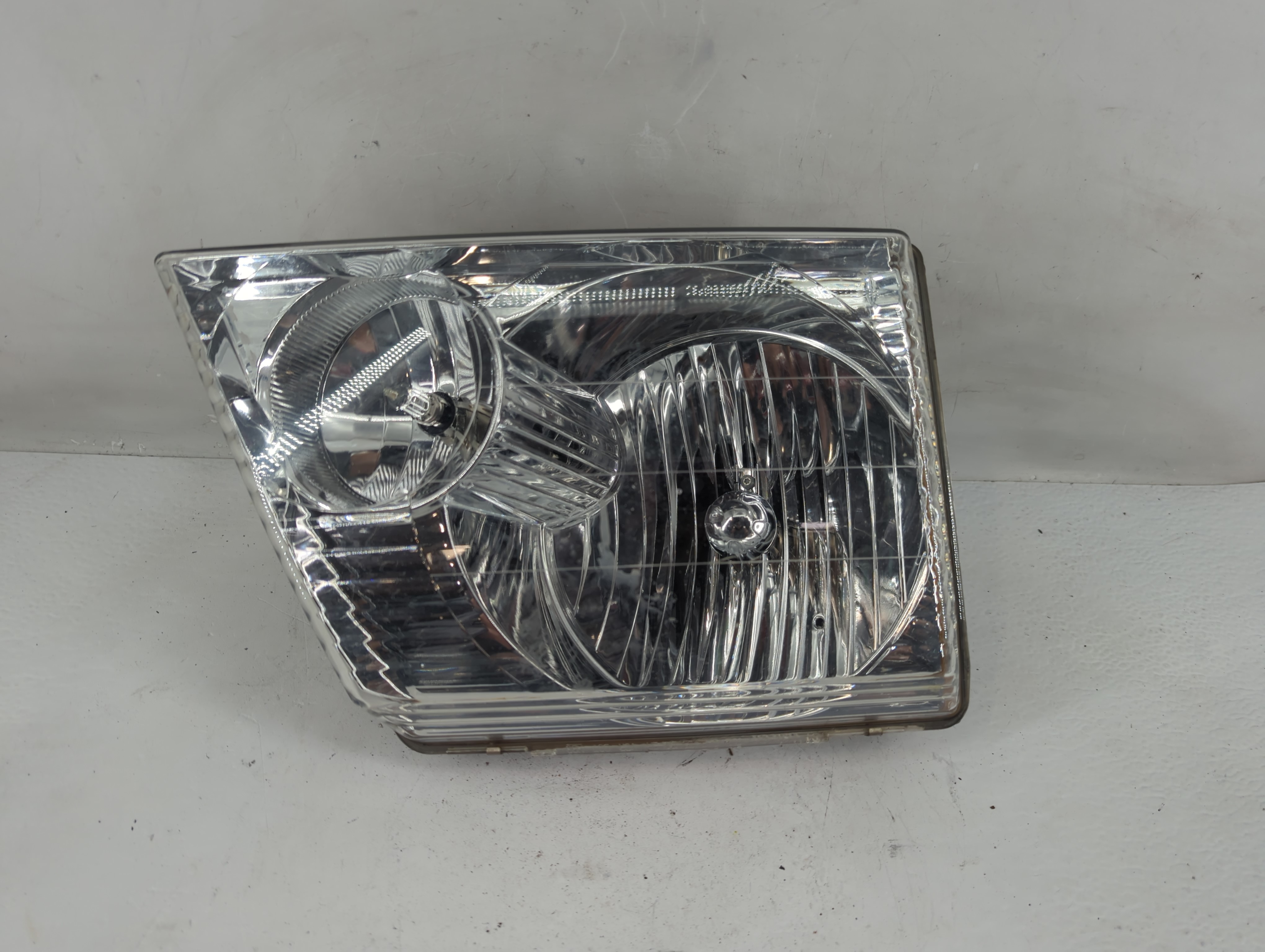 2002-2005 Ford Explorer Passenger Right Oem Head Light Headlight Lamp 1228278 - Oemusedautoparts1.com